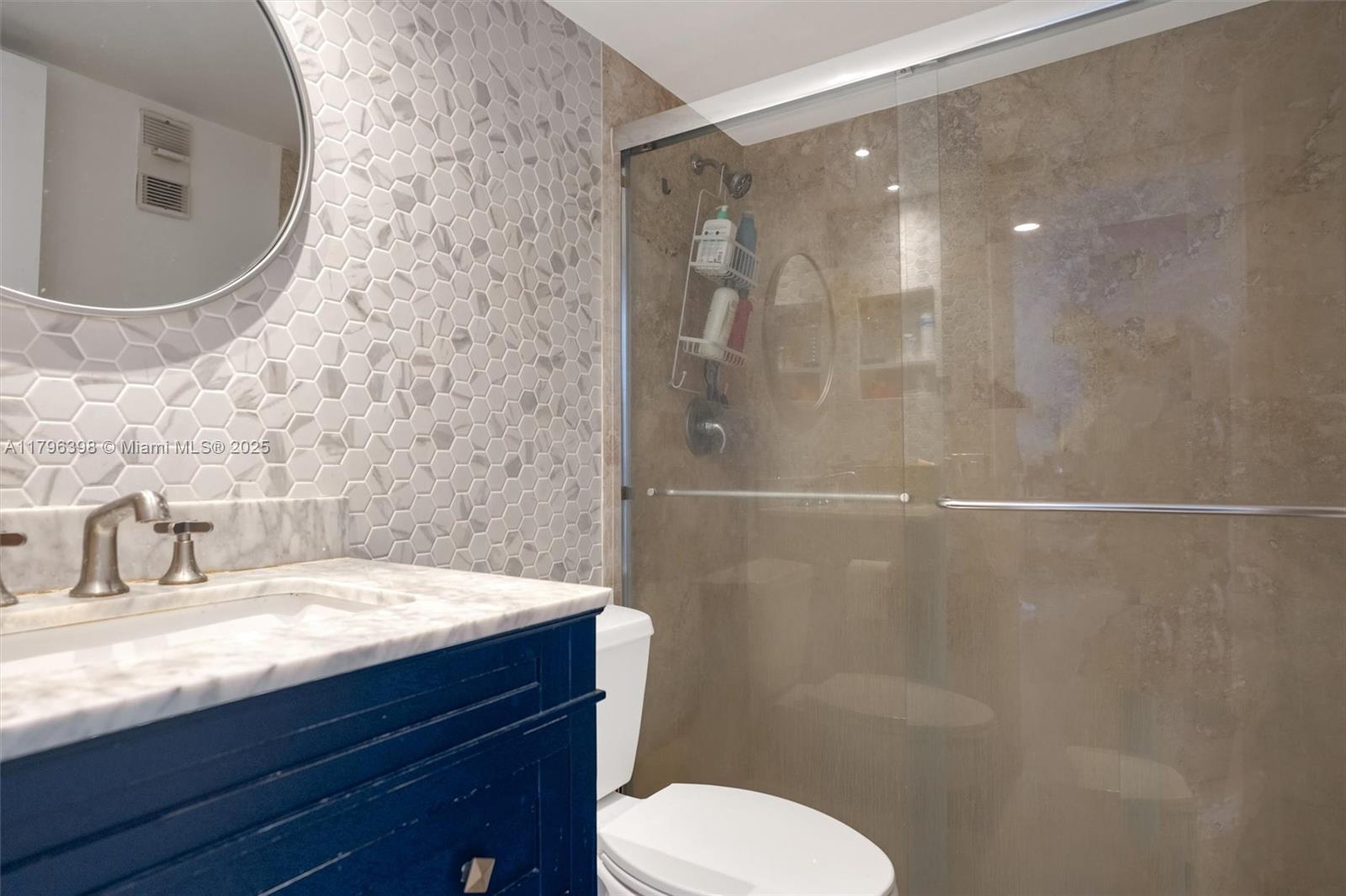 ISOLA CONDO - Residential