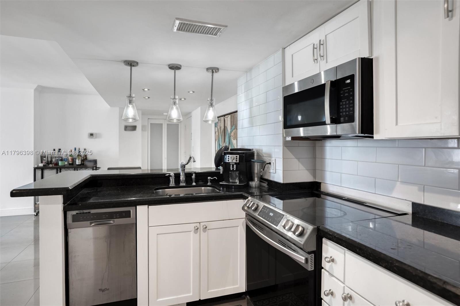 ISOLA CONDO - Residential