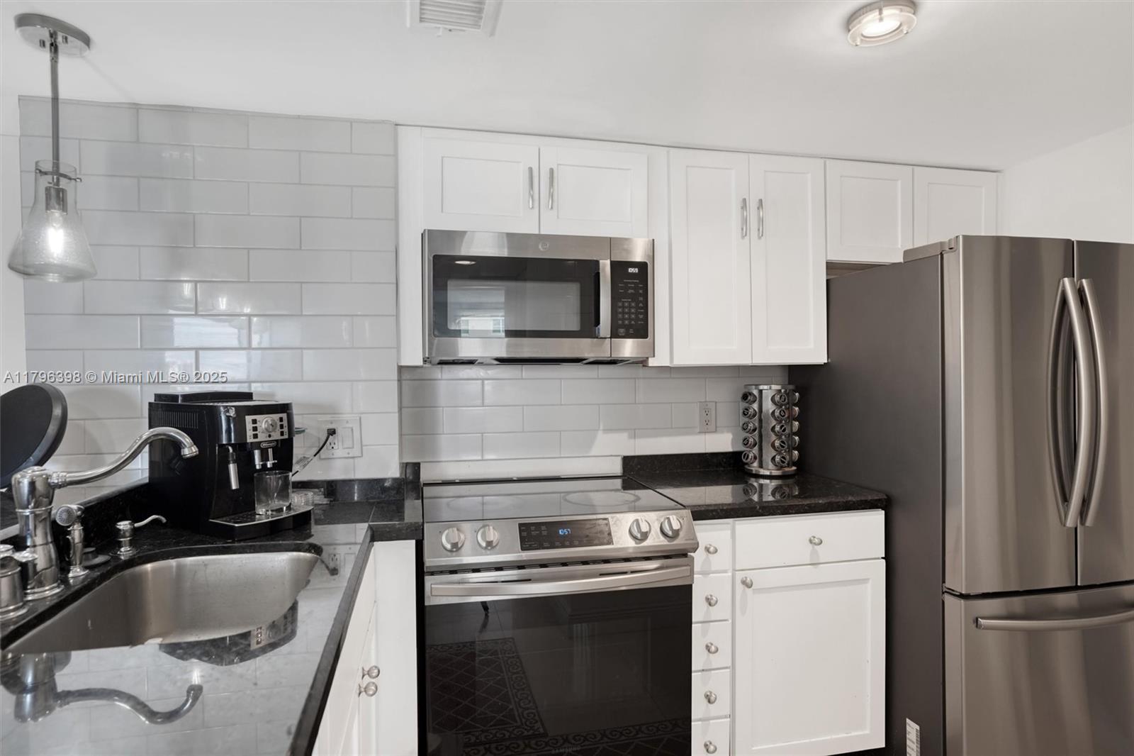 ISOLA CONDO - Residential