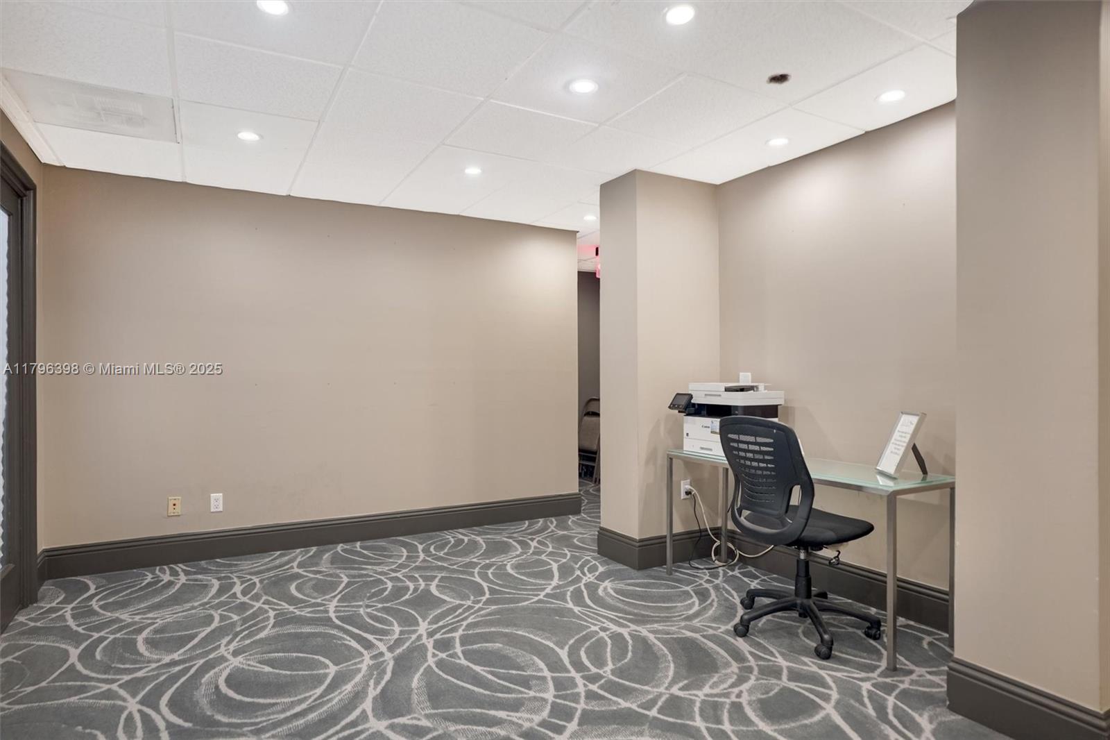 ISOLA CONDO - Residential