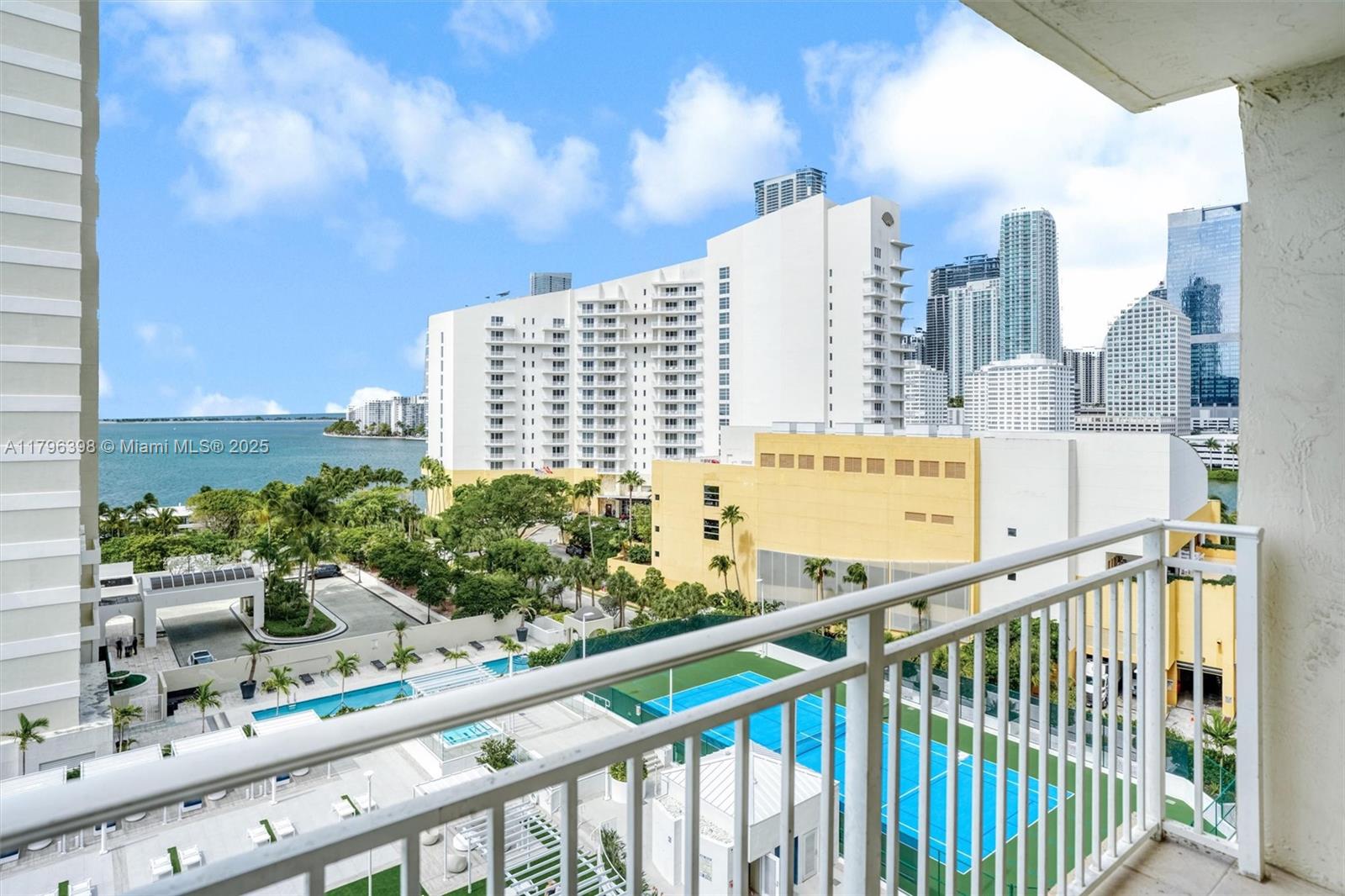 ISOLA CONDO - Residential