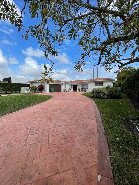 2911 SW 98th Ave Miami FL 33165