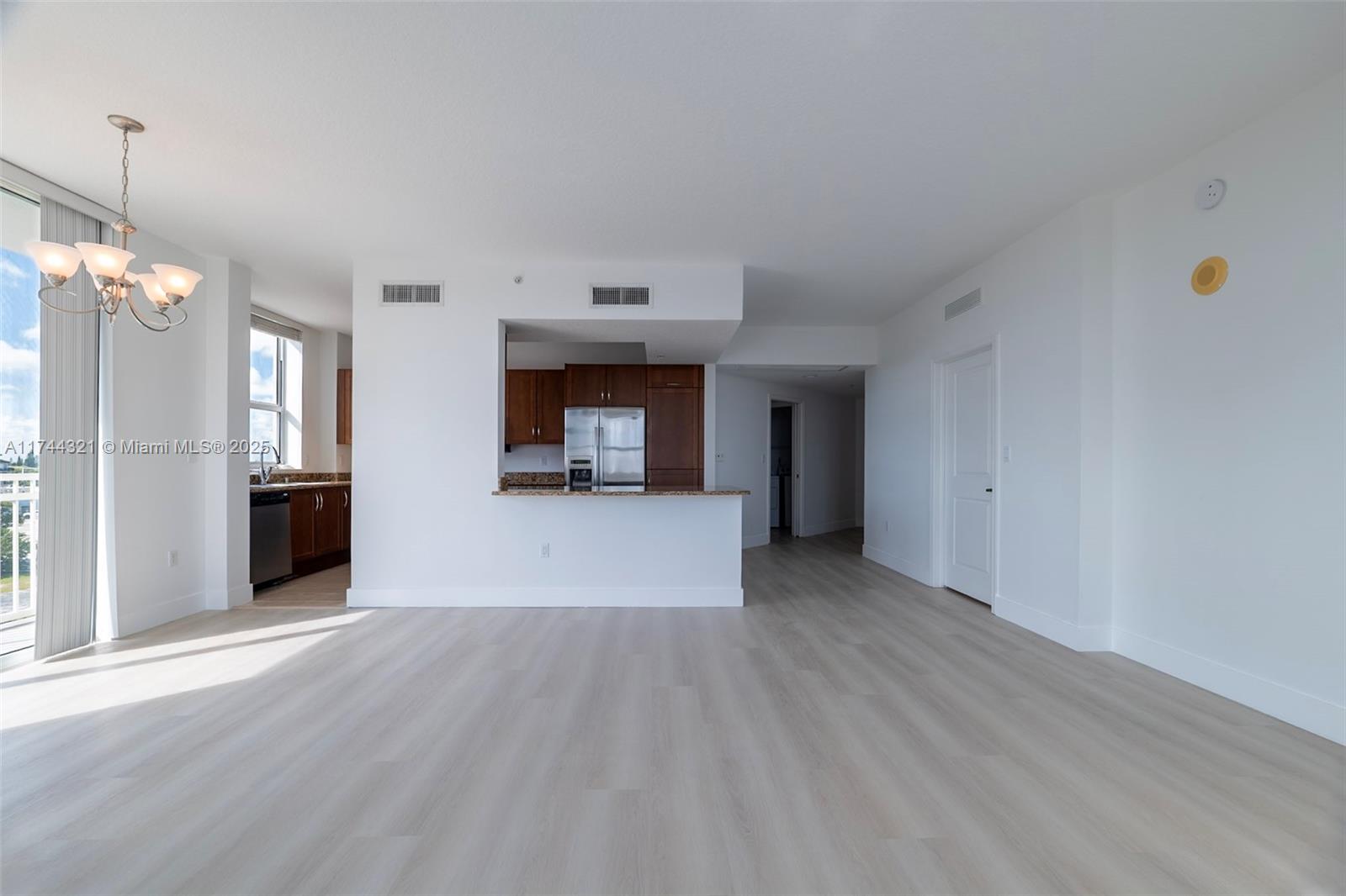 View photos, virtual tours, details... 350 N Federal Hwy 512