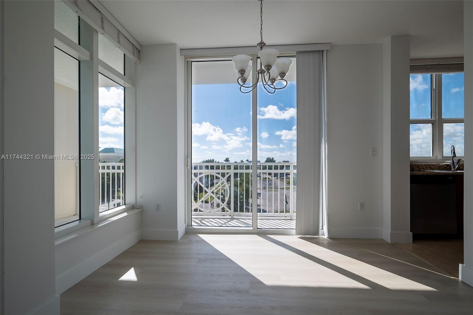 View photos, virtual tours, details... 350 N Federal Hwy 512