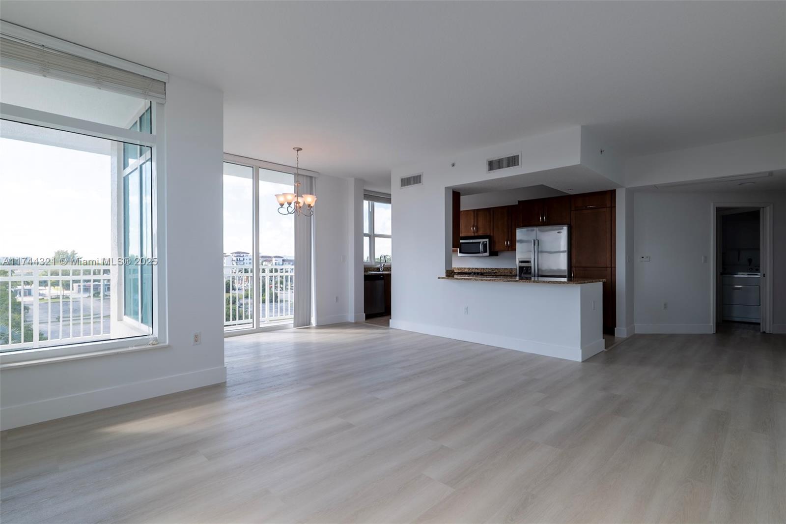 View photos, virtual tours, details... 350 N Federal Hwy 512