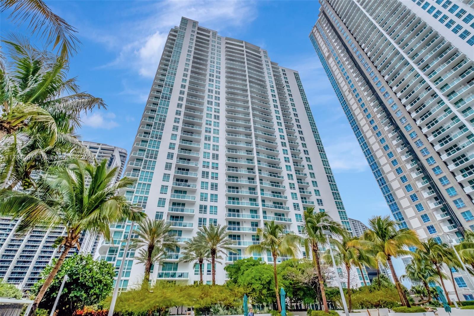 Property for Sale at 951 Brickell Ave 2011, Miami, Broward County, Florida - Bedrooms: 2 
Bathrooms: 3  - $750,000