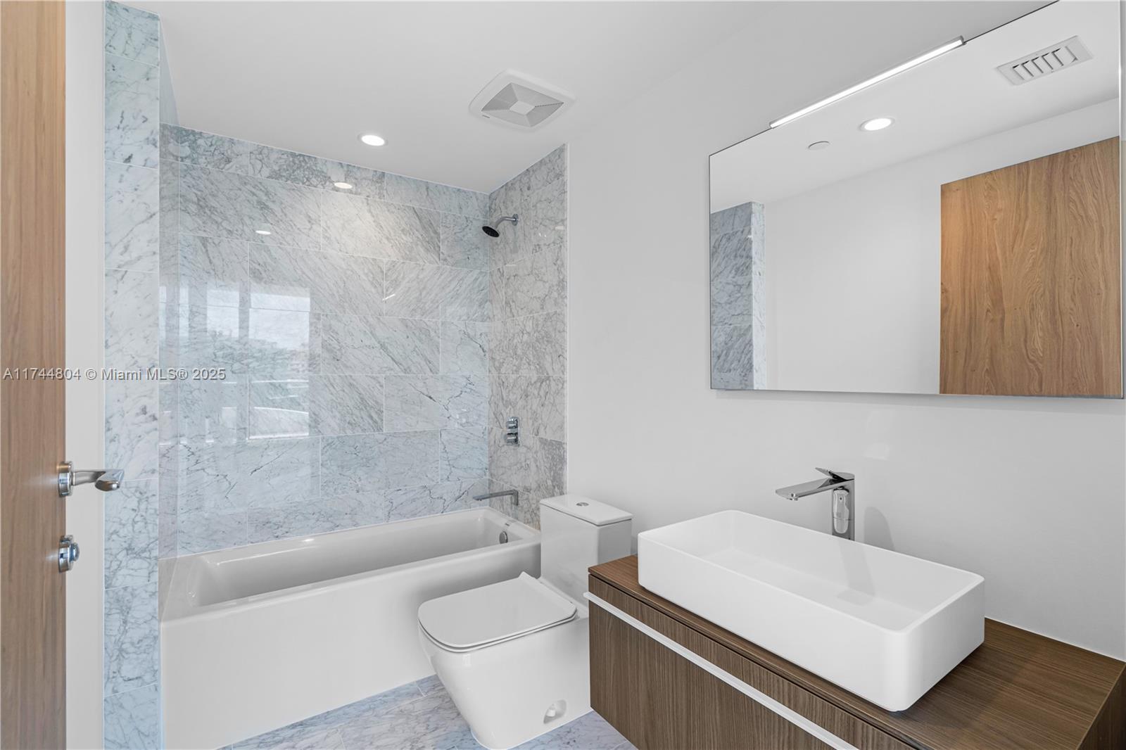 Onda Residences - Residential