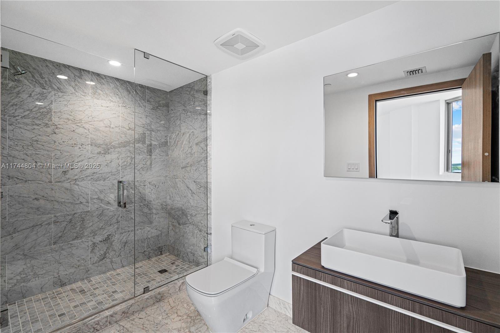 Onda Residences - Residential