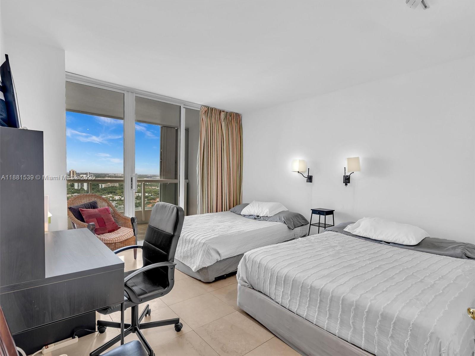 NORTH TOWER AT THE POINT - Residential