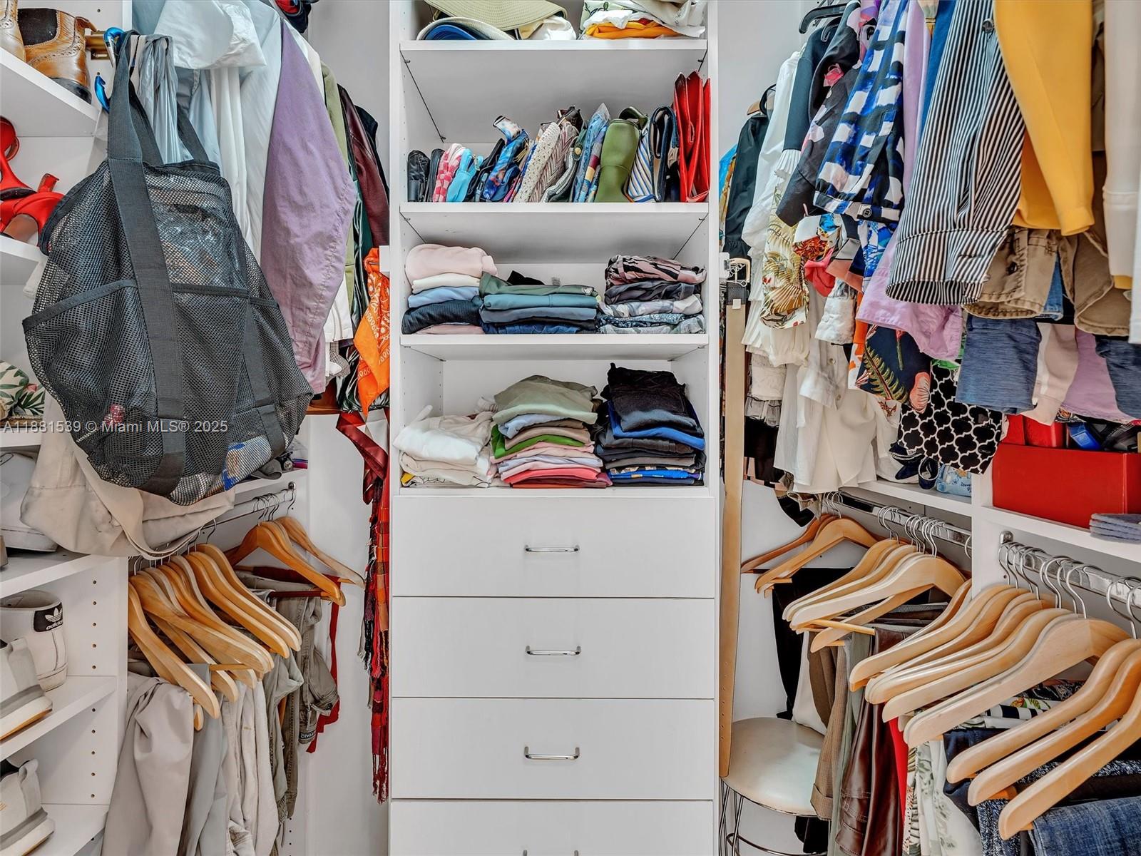 NORTH TOWER AT THE POINT - Residential