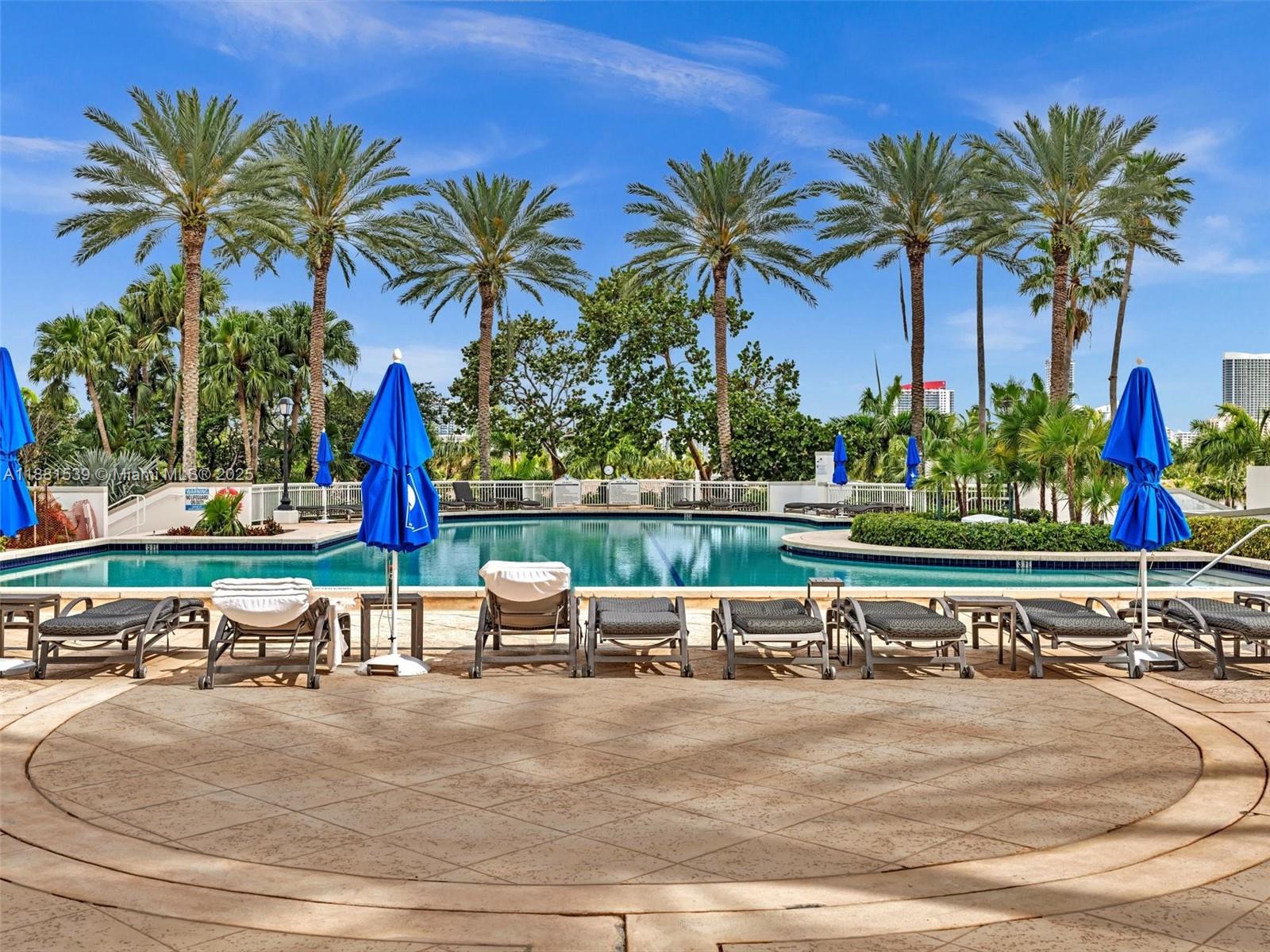 NORTH TOWER AT THE POINT - Residential