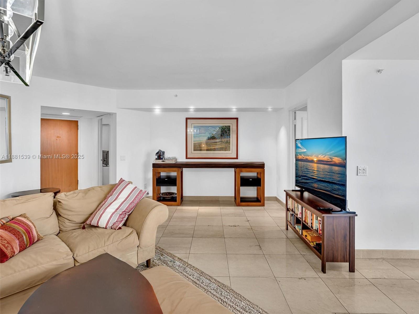 NORTH TOWER AT THE POINT - Residential