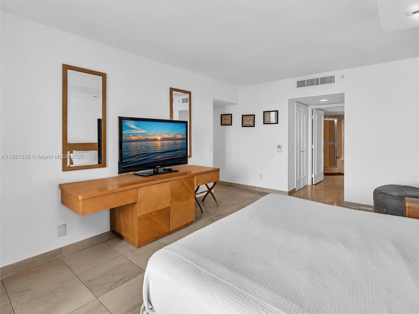 NORTH TOWER AT THE POINT - Residential