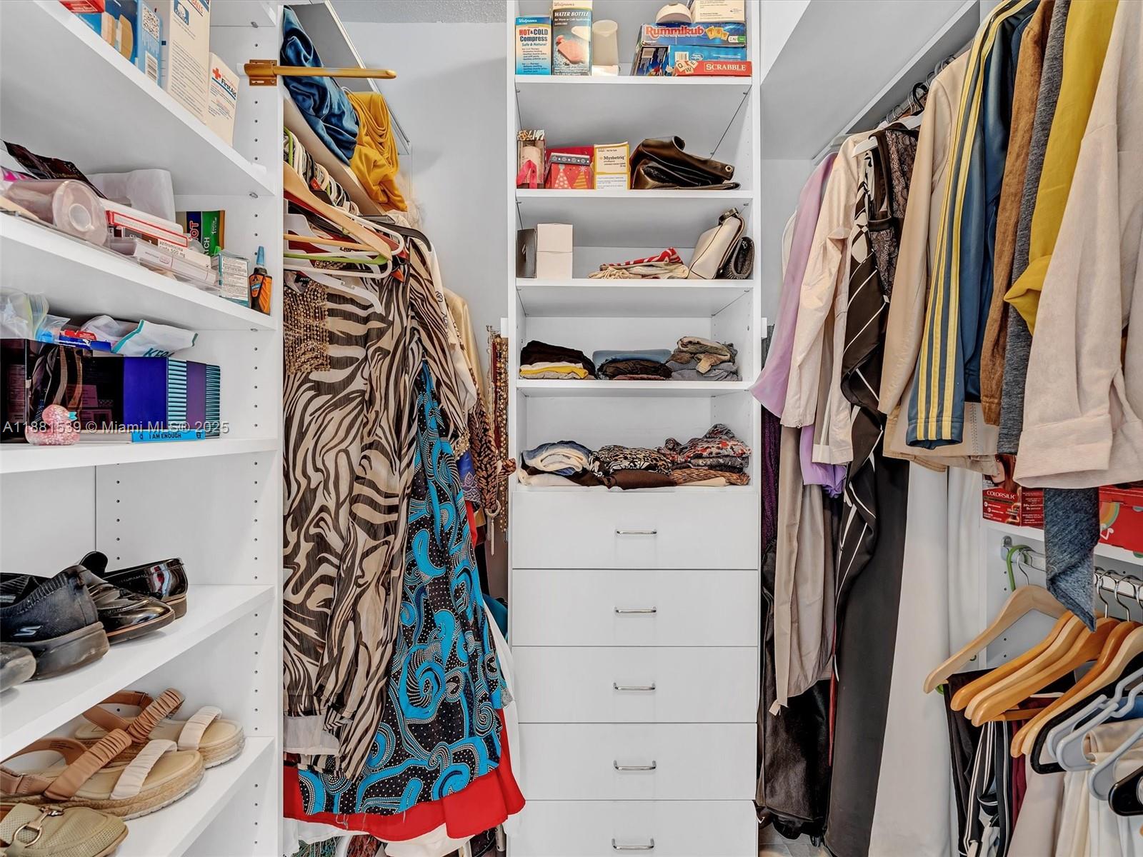 NORTH TOWER AT THE POINT - Residential