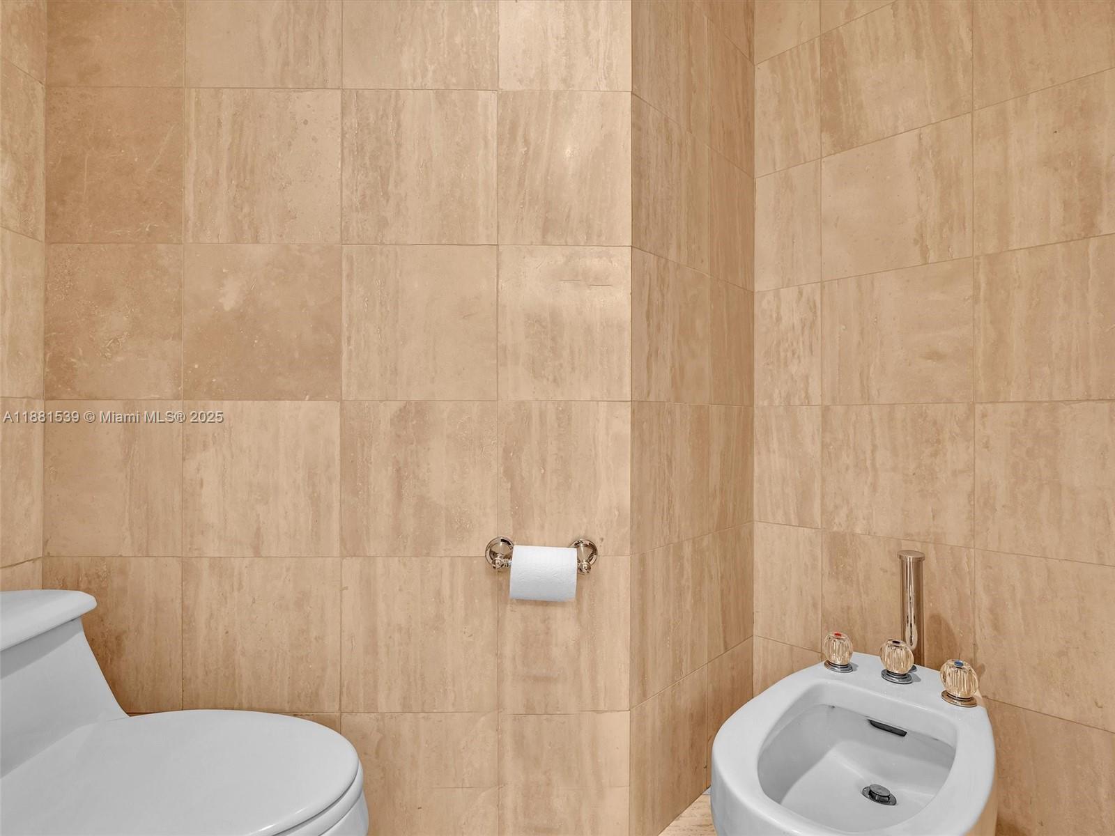 NORTH TOWER AT THE POINT - Residential