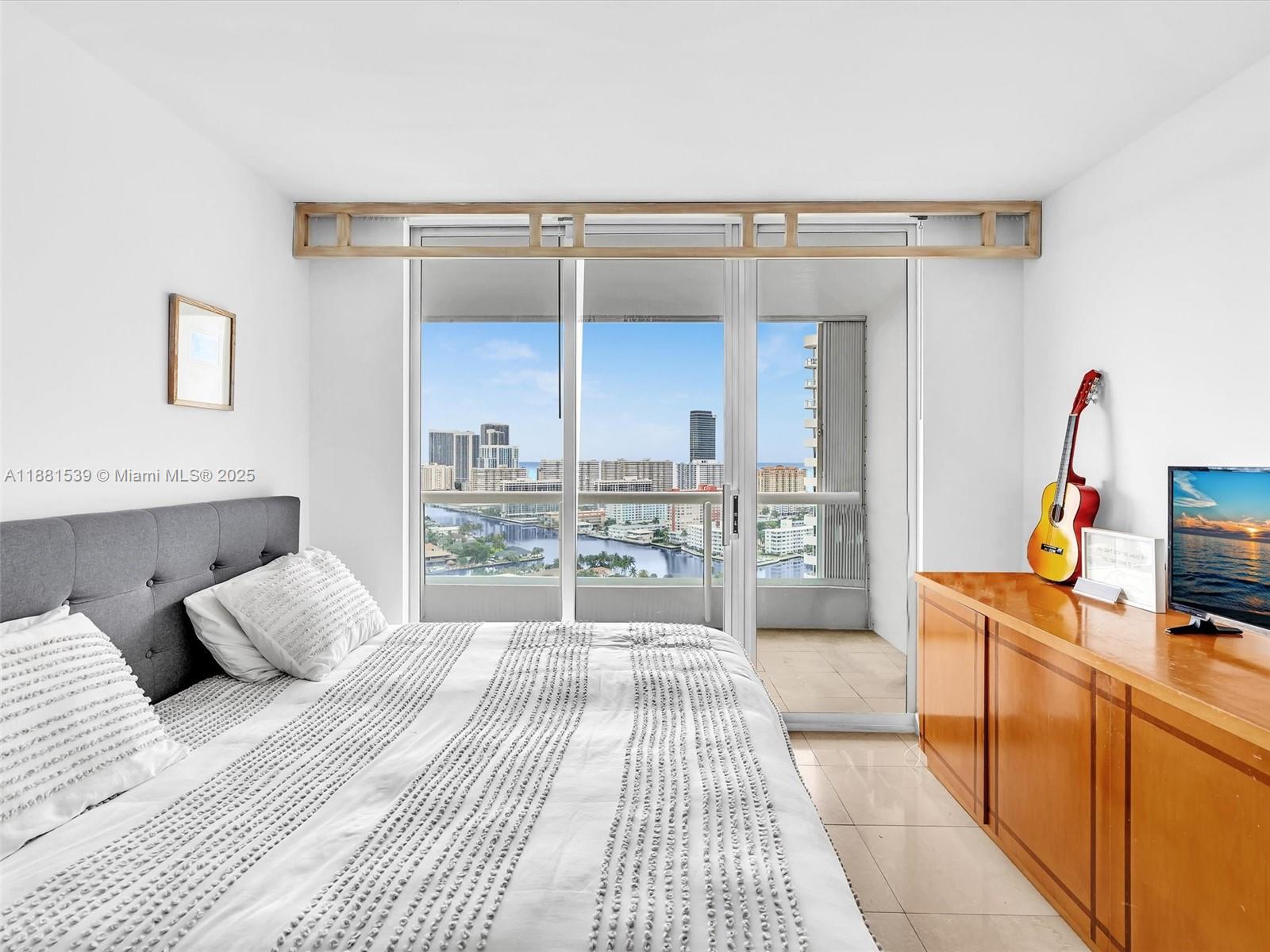 NORTH TOWER AT THE POINT - Residential