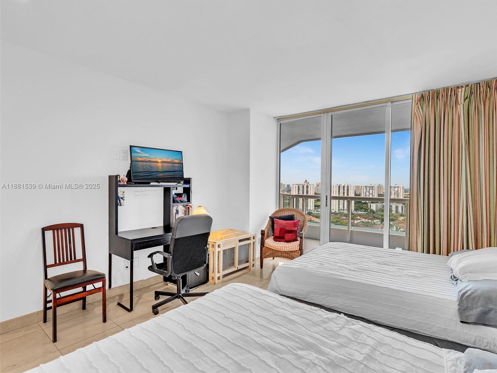 NORTH TOWER AT THE POINT - Residential