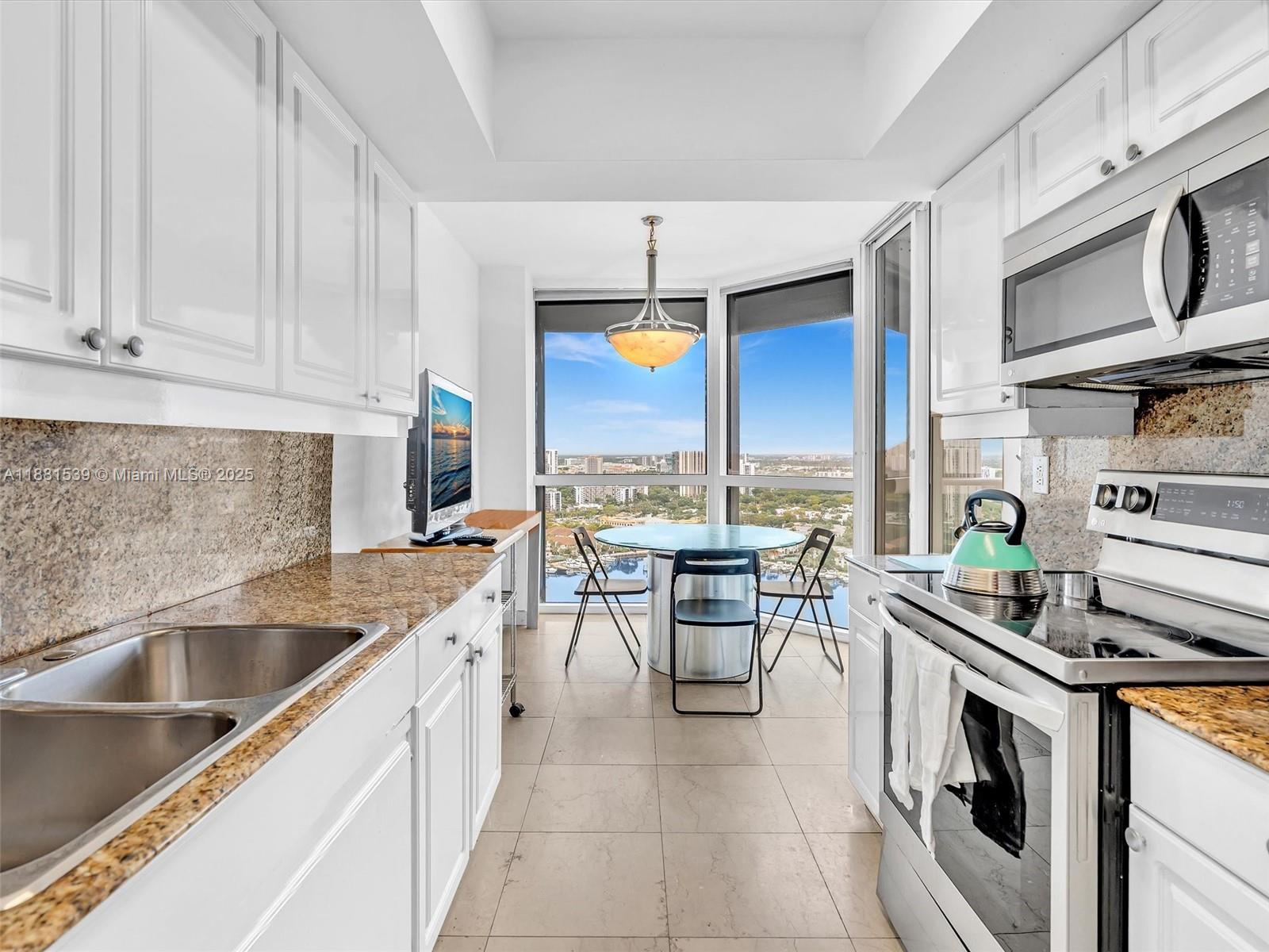 NORTH TOWER AT THE POINT - Residential