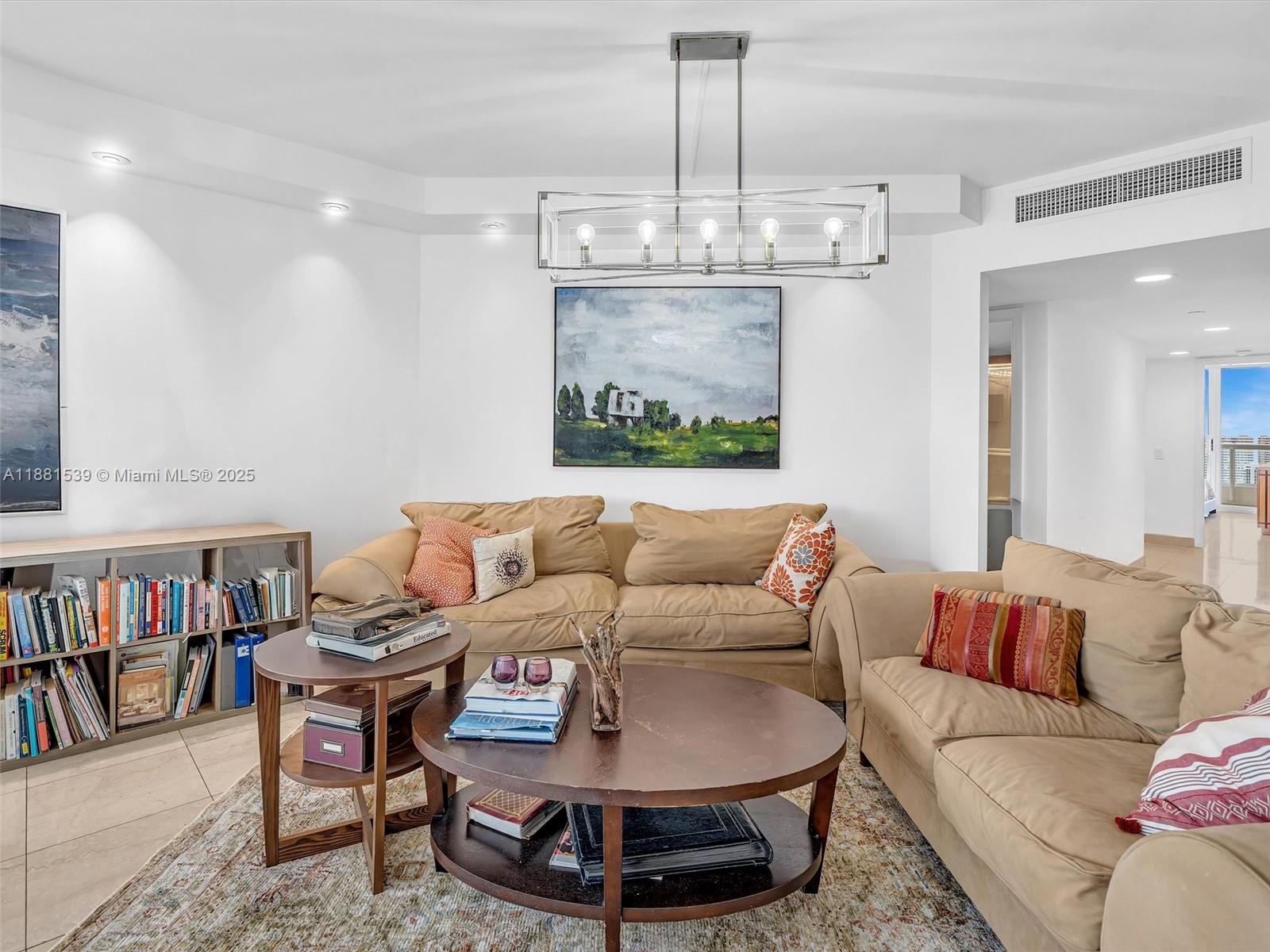 NORTH TOWER AT THE POINT - Residential