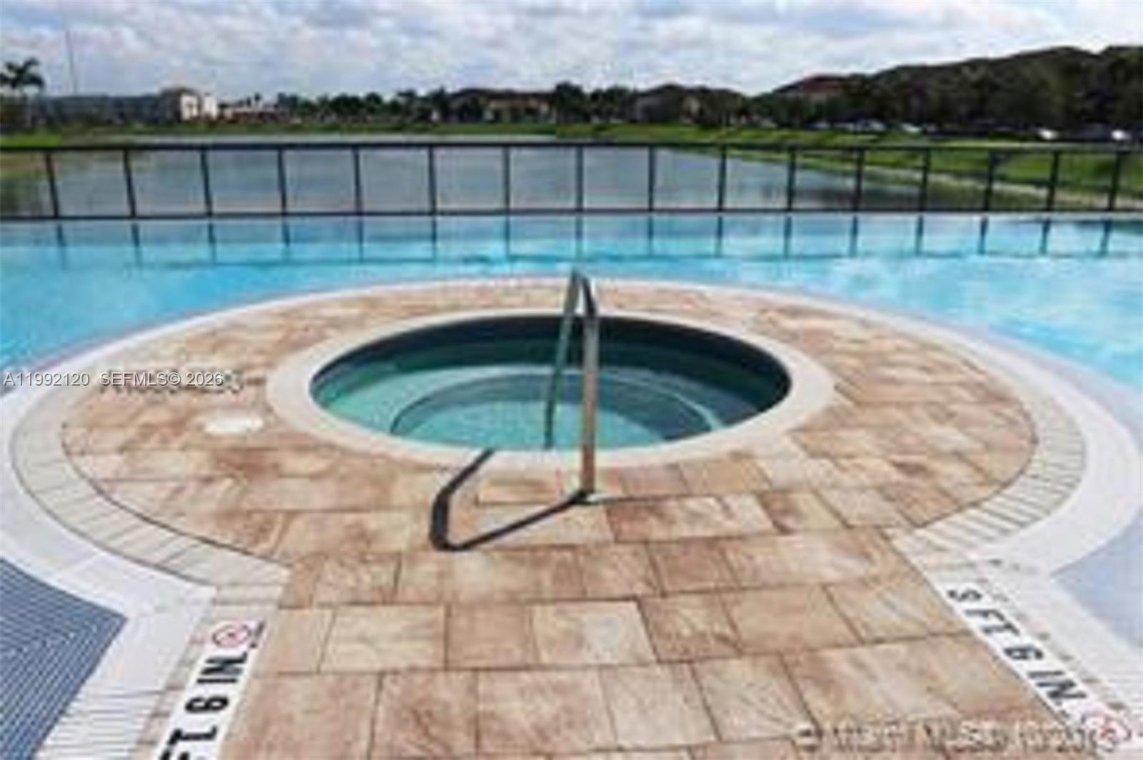 KENDALL COMMONS RESIDENTI - Residential Lease