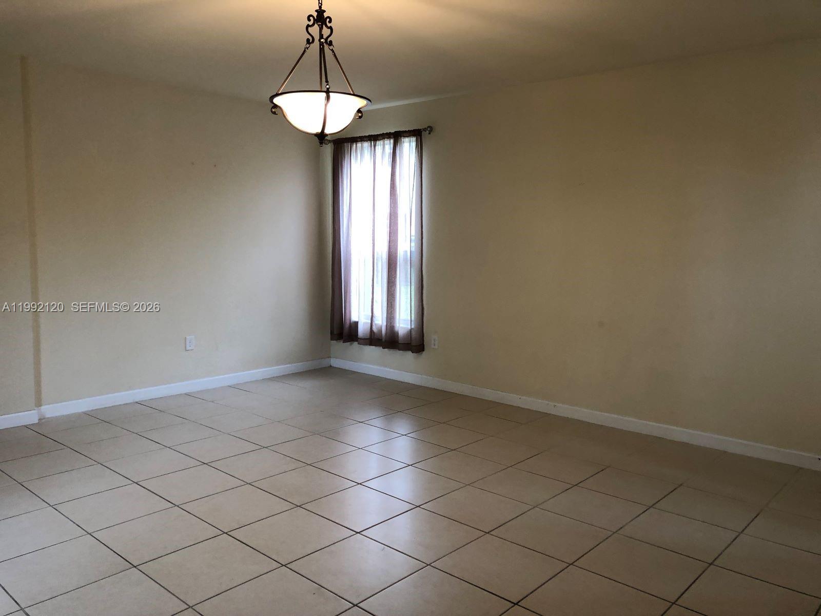 KENDALL COMMONS RESIDENTI - Residential Lease