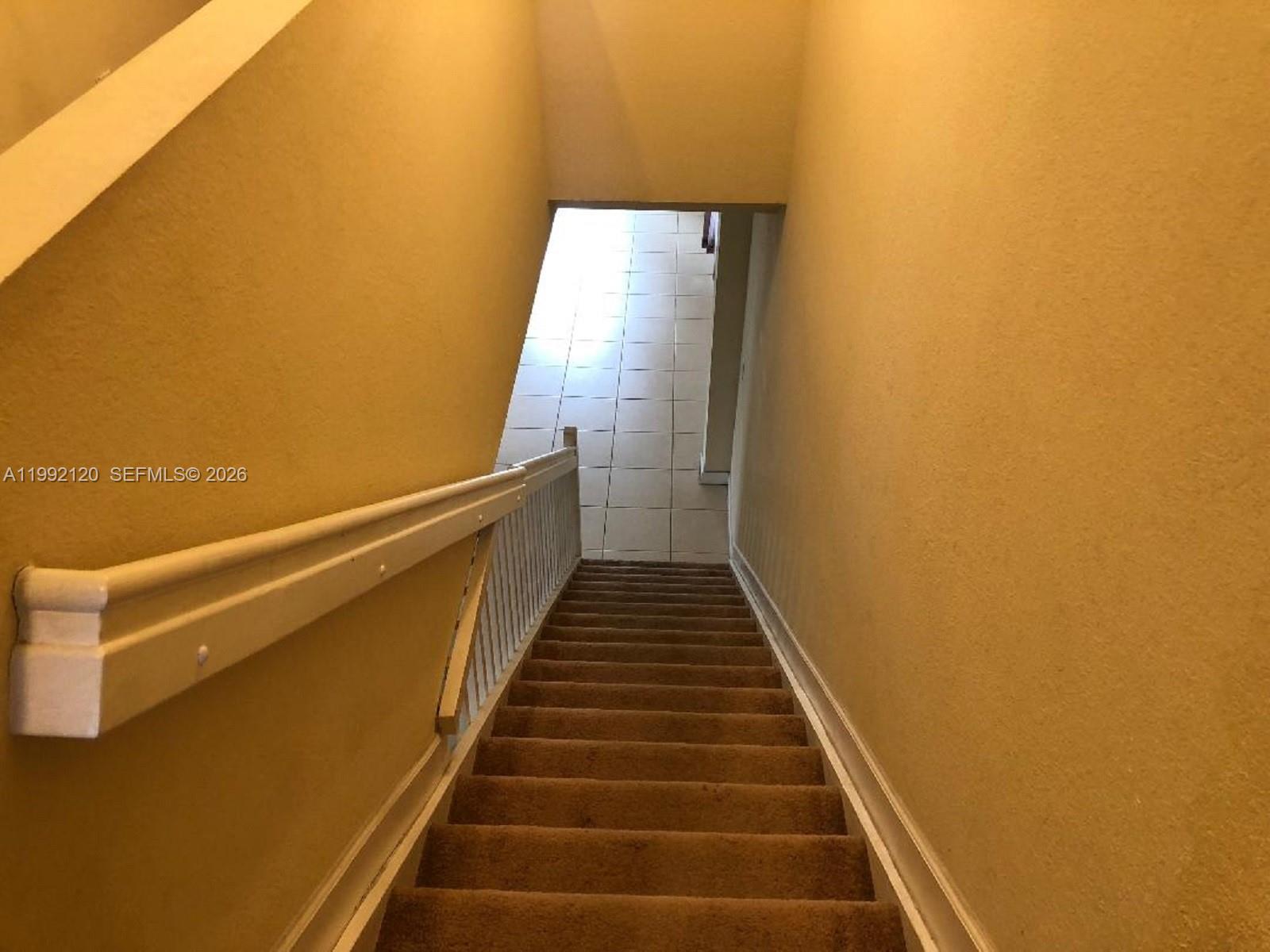 KENDALL COMMONS RESIDENTI - Residential Lease