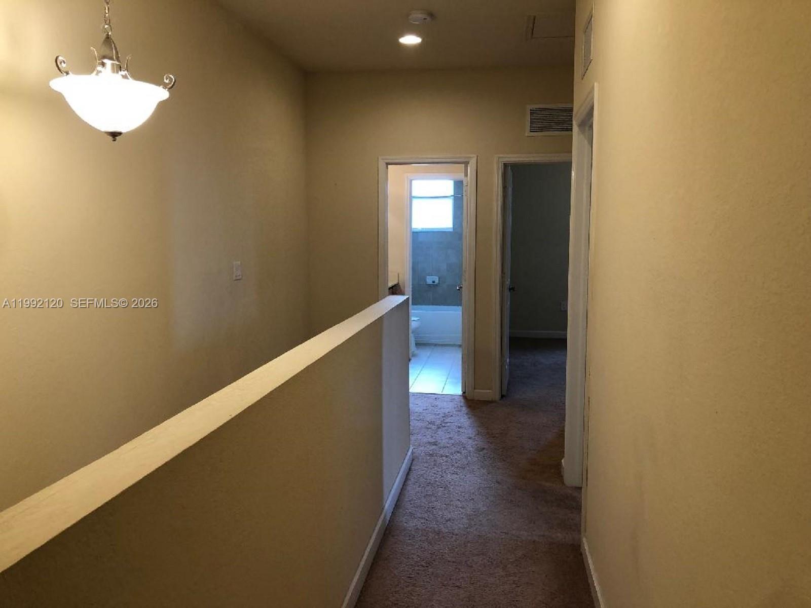 KENDALL COMMONS RESIDENTI - Residential Lease