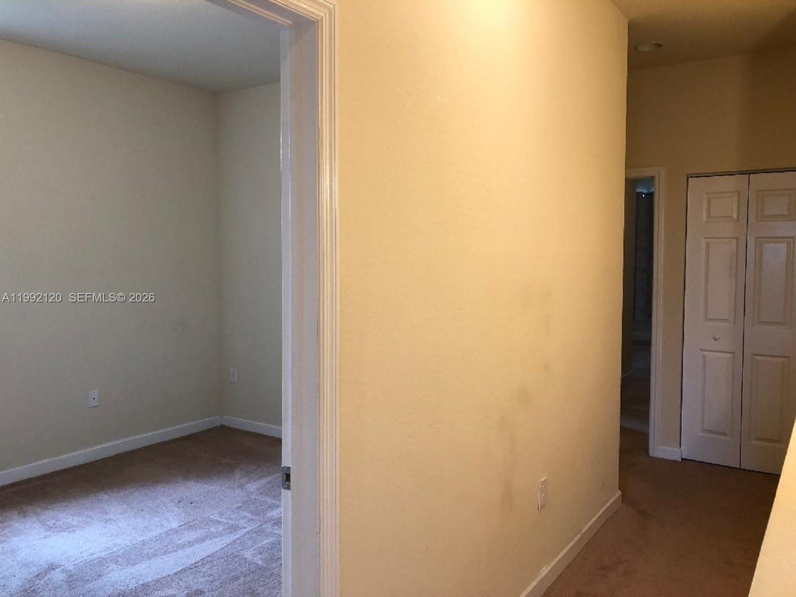 KENDALL COMMONS RESIDENTI - Residential Lease