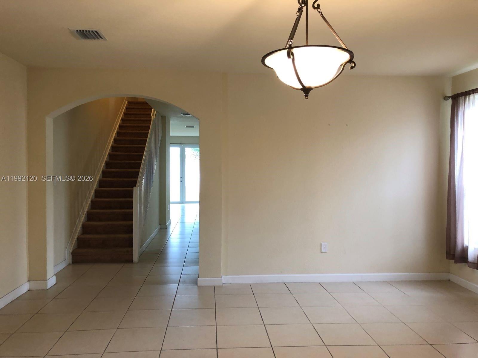 KENDALL COMMONS RESIDENTI - Residential Lease