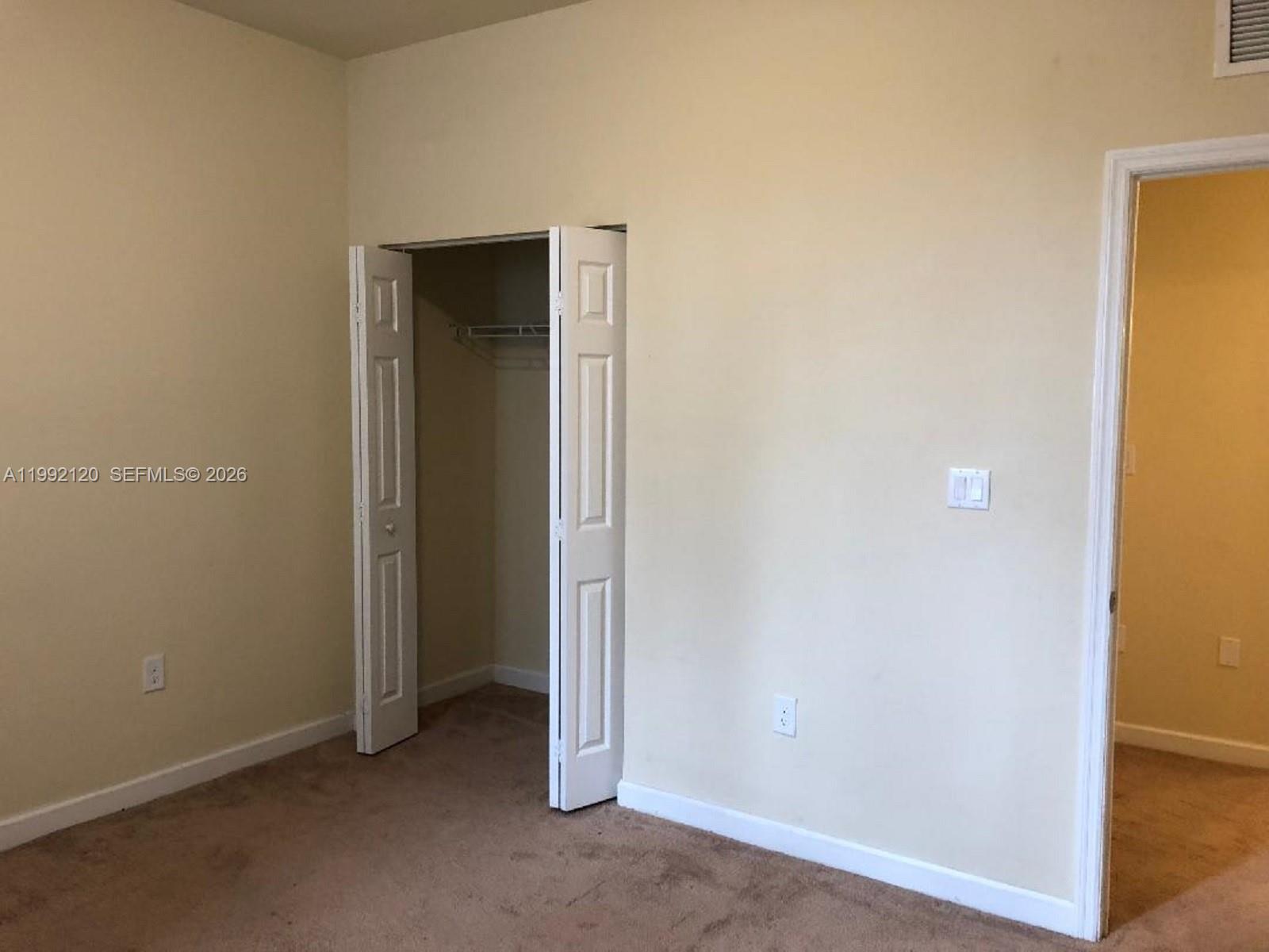 KENDALL COMMONS RESIDENTI - Residential Lease