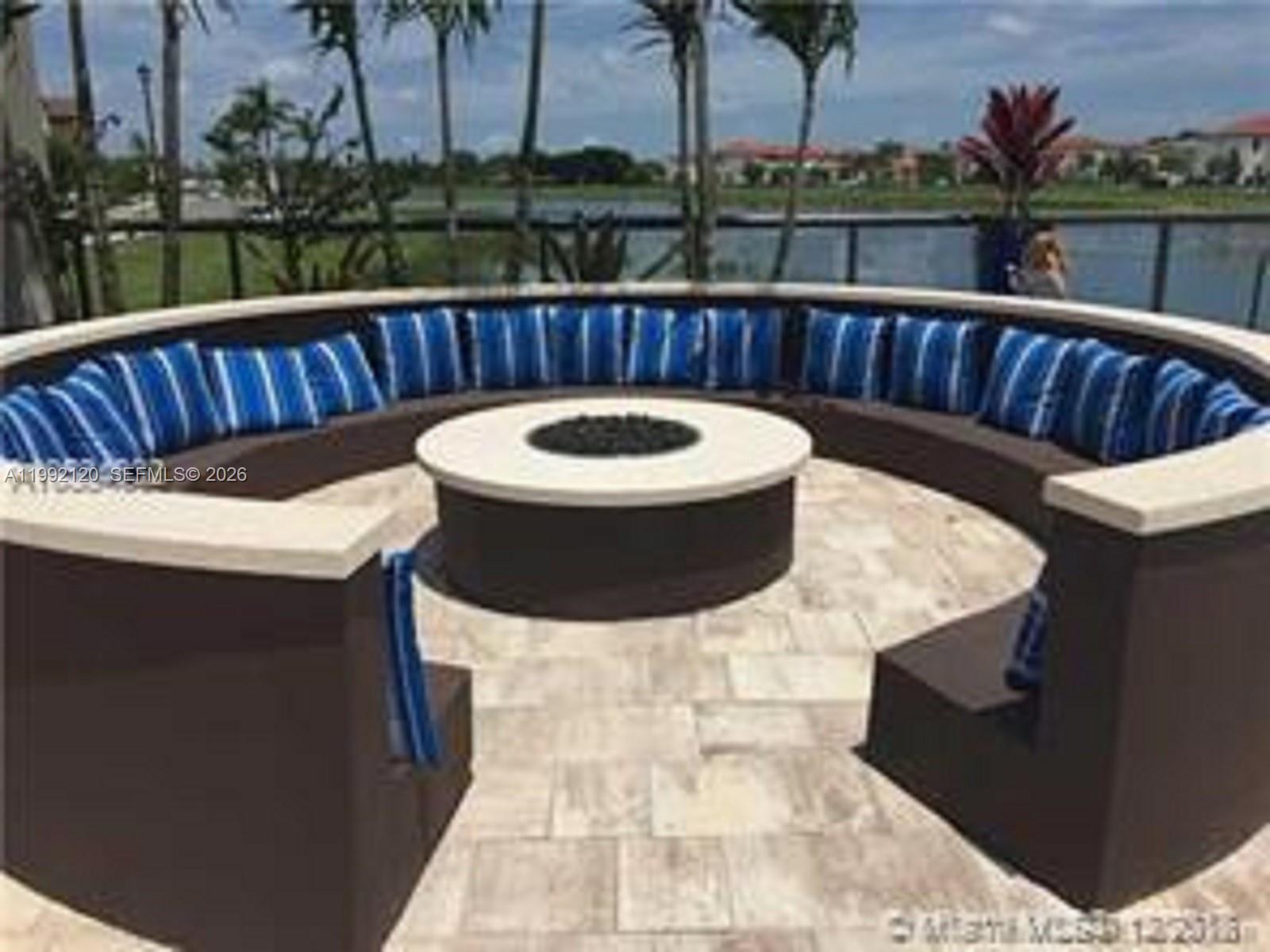 KENDALL COMMONS RESIDENTI - Residential Lease