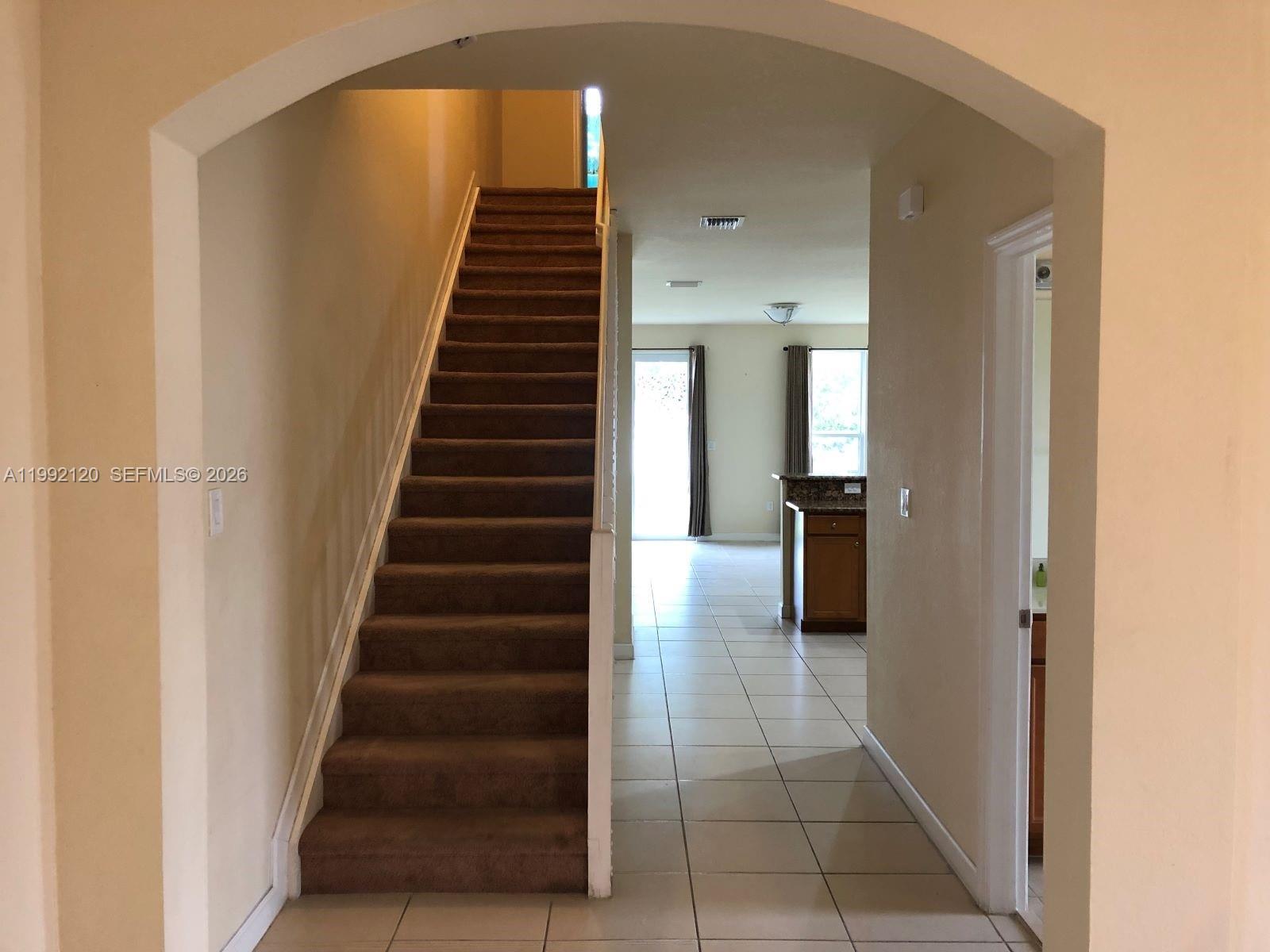 KENDALL COMMONS RESIDENTI - Residential Lease