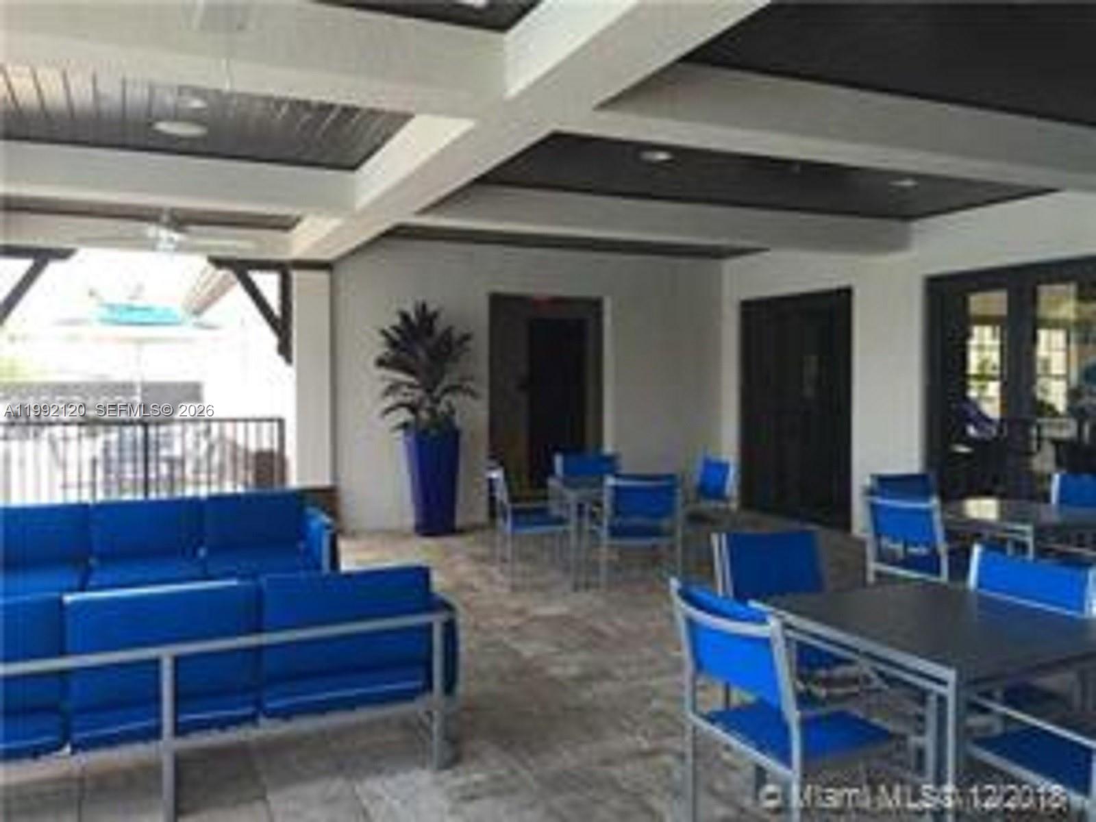 KENDALL COMMONS RESIDENTI - Residential Lease