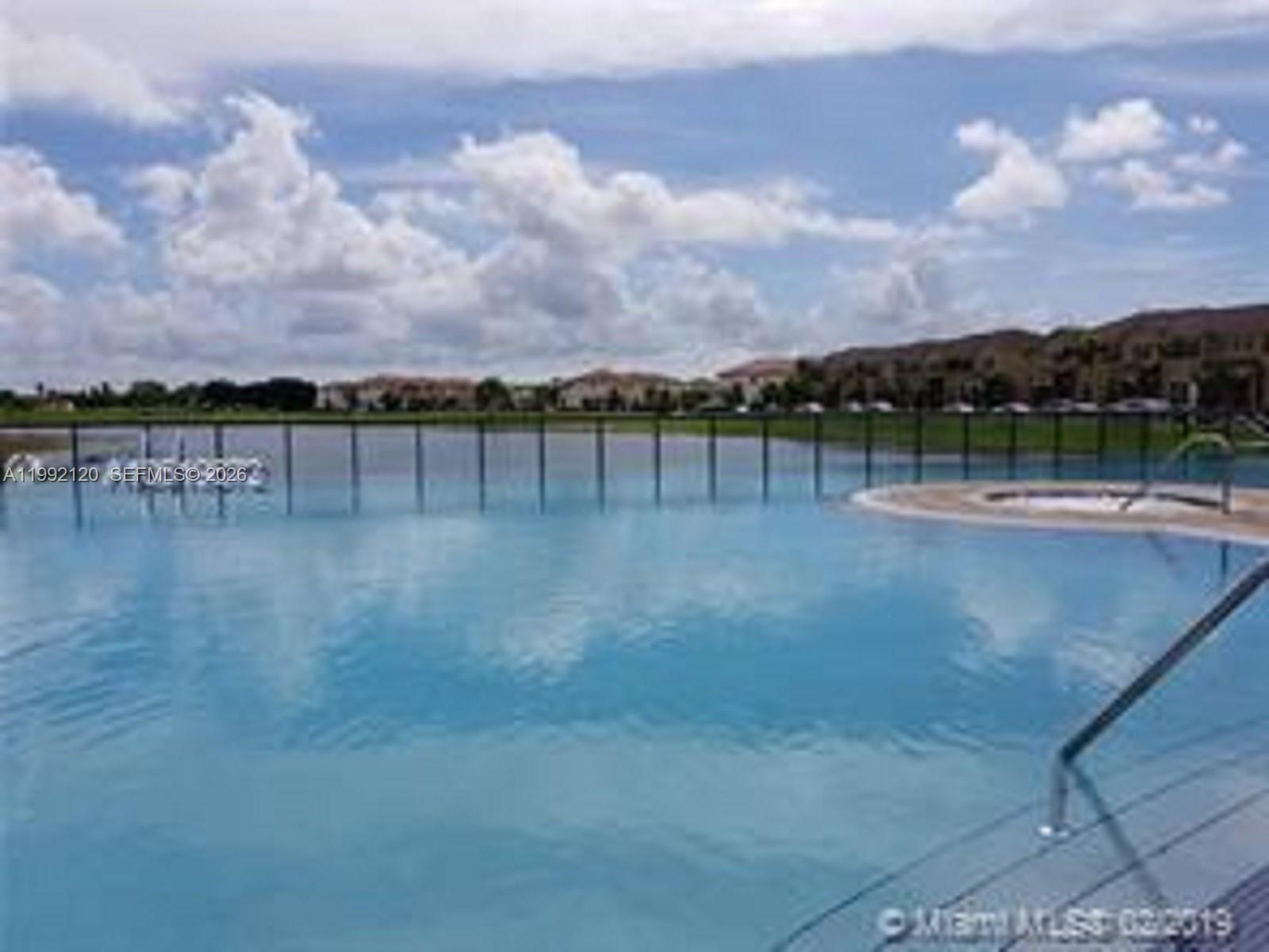 KENDALL COMMONS RESIDENTI - Residential Lease