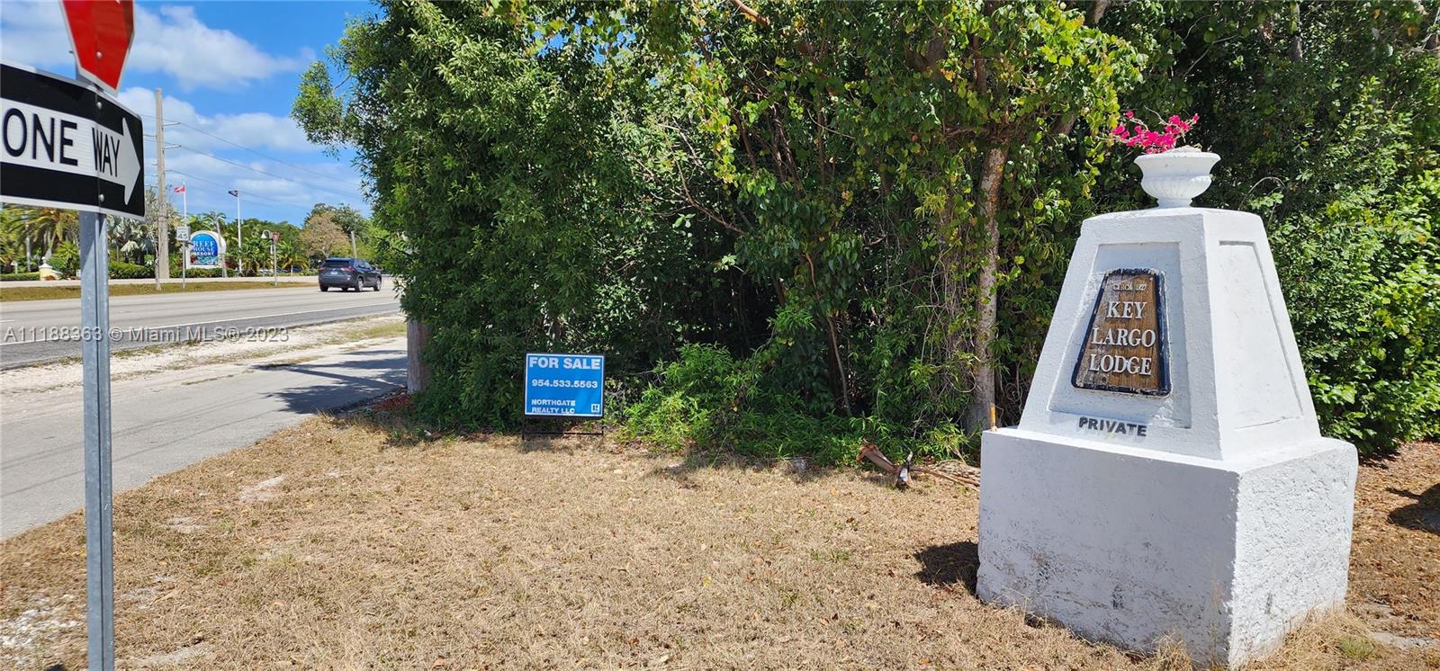 Island of Key Largo Point - Land