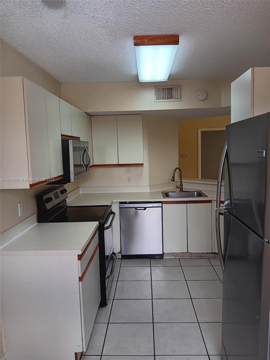 EDGEWATER CONDO - Residential Lease