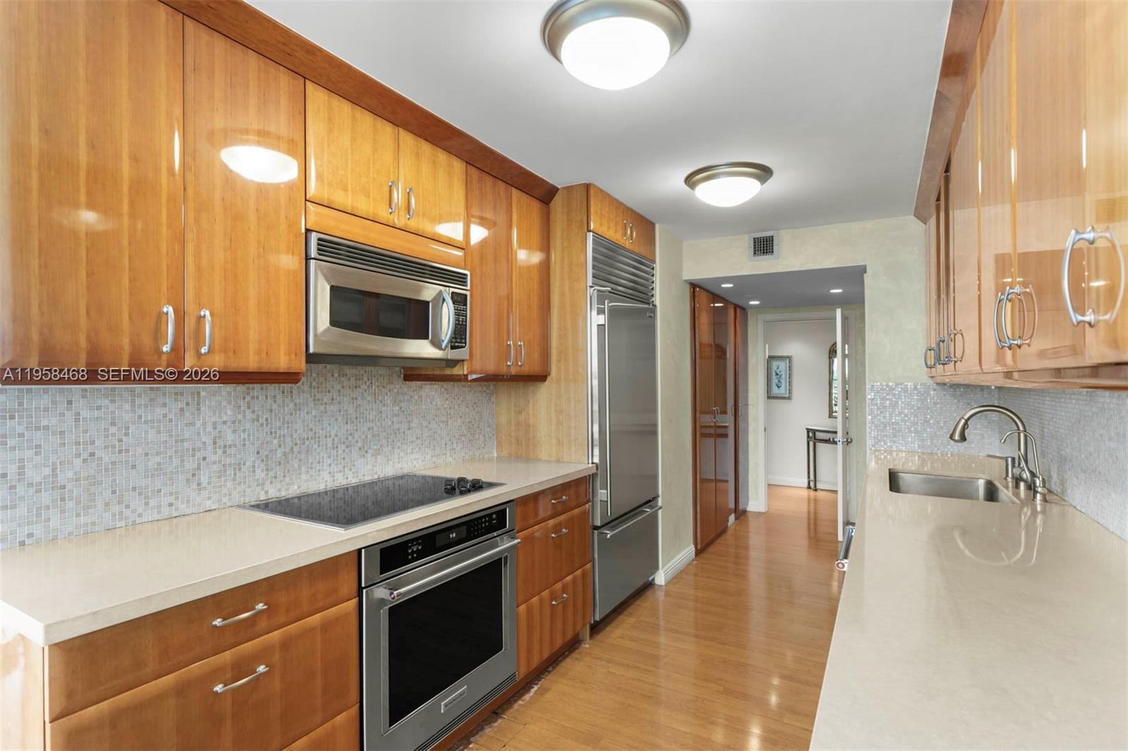 TURNBERRY ISLE SOUTH COND - Residential