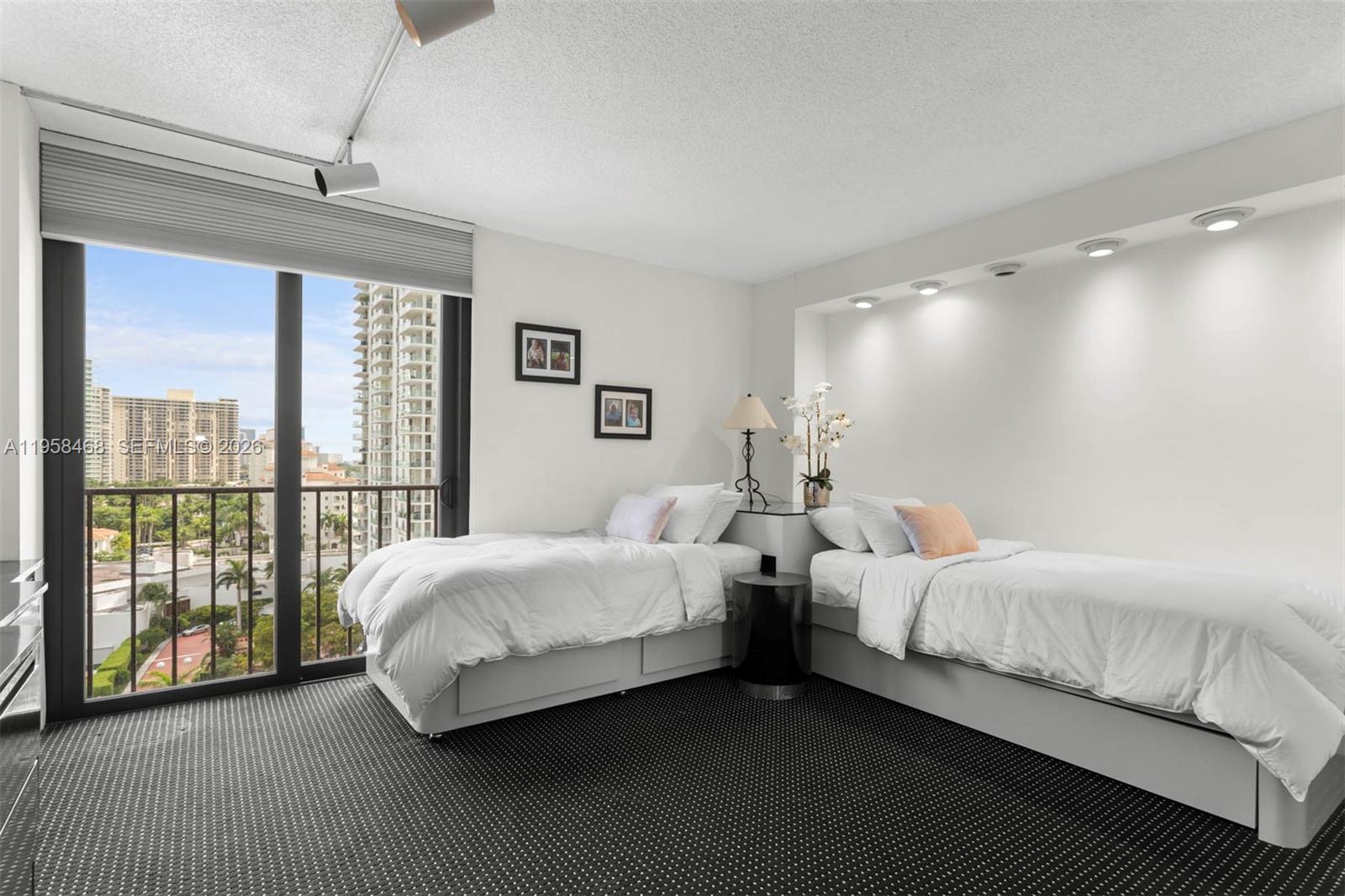 TURNBERRY ISLE SOUTH COND - Residential