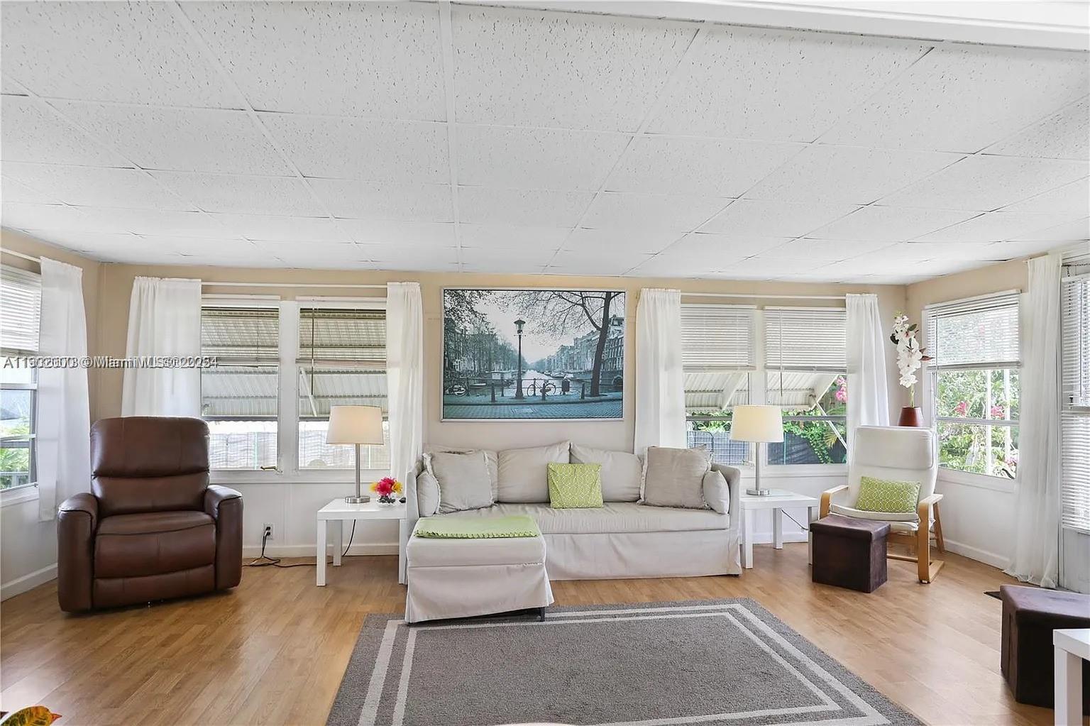 PARK CITY SEC ONE - Residential Lease