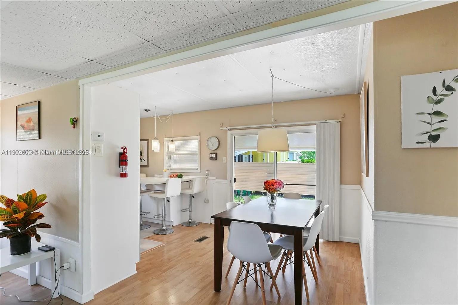 PARK CITY SEC ONE - Residential Lease