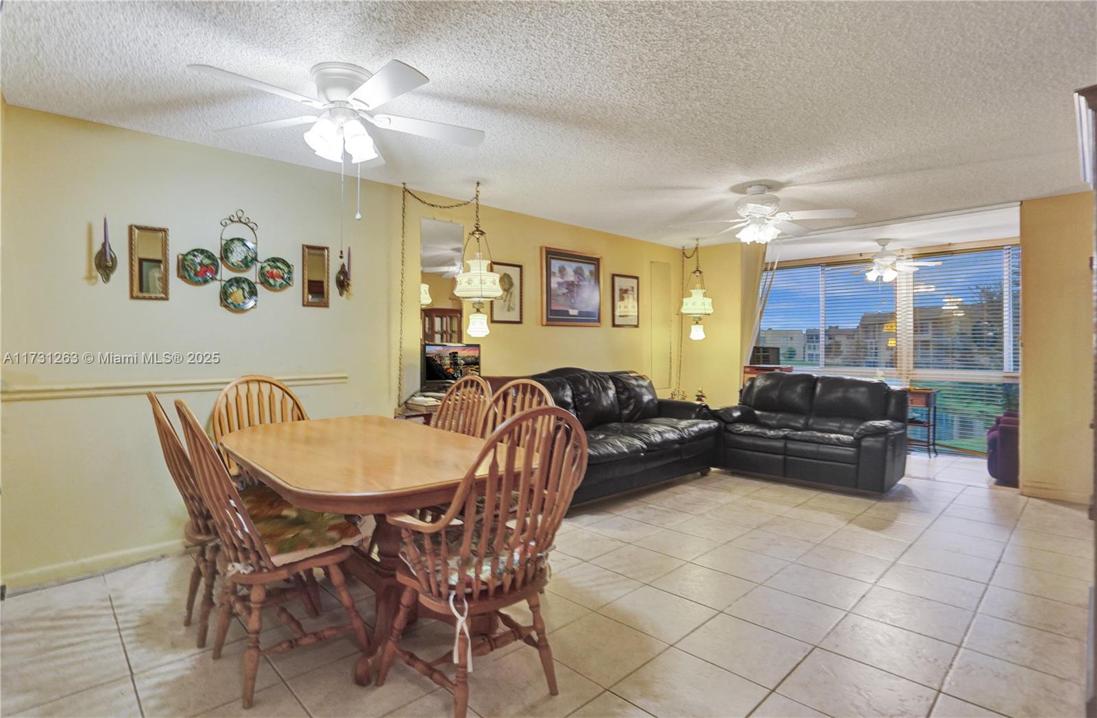 9261 Sunrise Lakes Blvd 212, Sunrise, Miami-Dade County, Florida - 2 Bedrooms  
2 Bathrooms - 