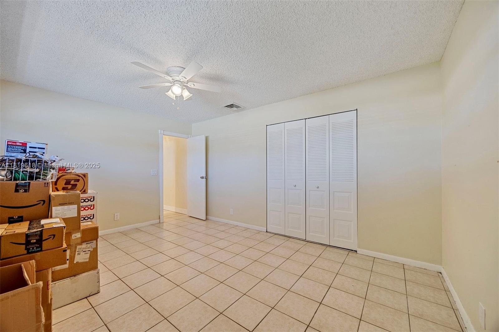 PASADENA LAKES SOUTH - Residential