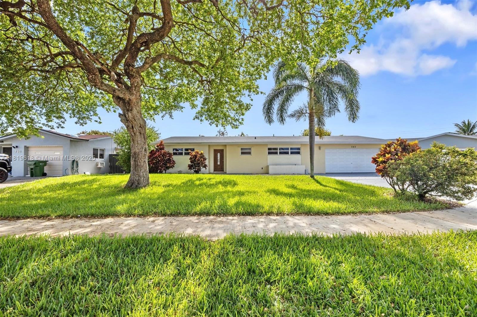PASADENA LAKES SOUTH - Residential