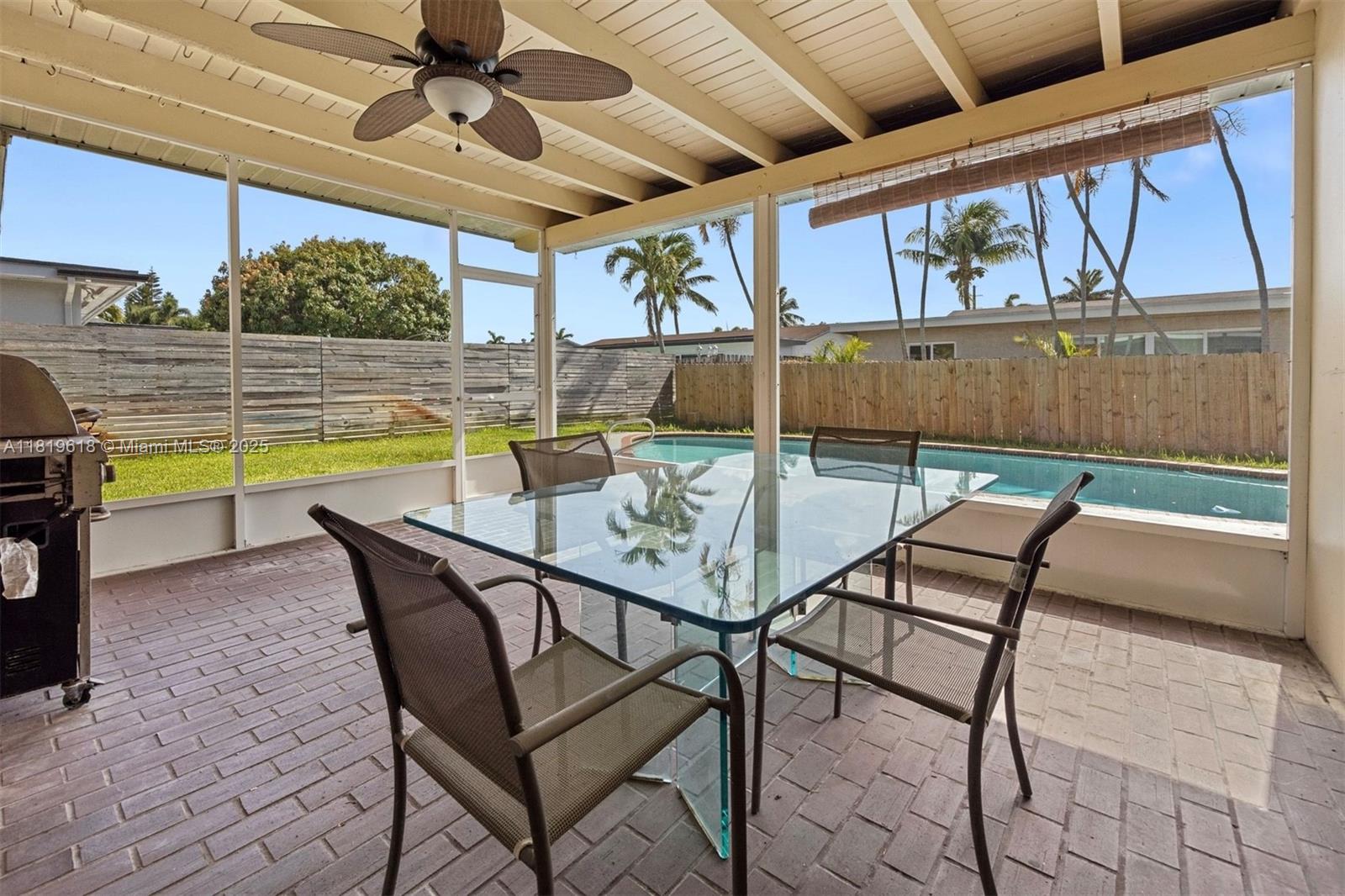 PASADENA LAKES SOUTH - Residential