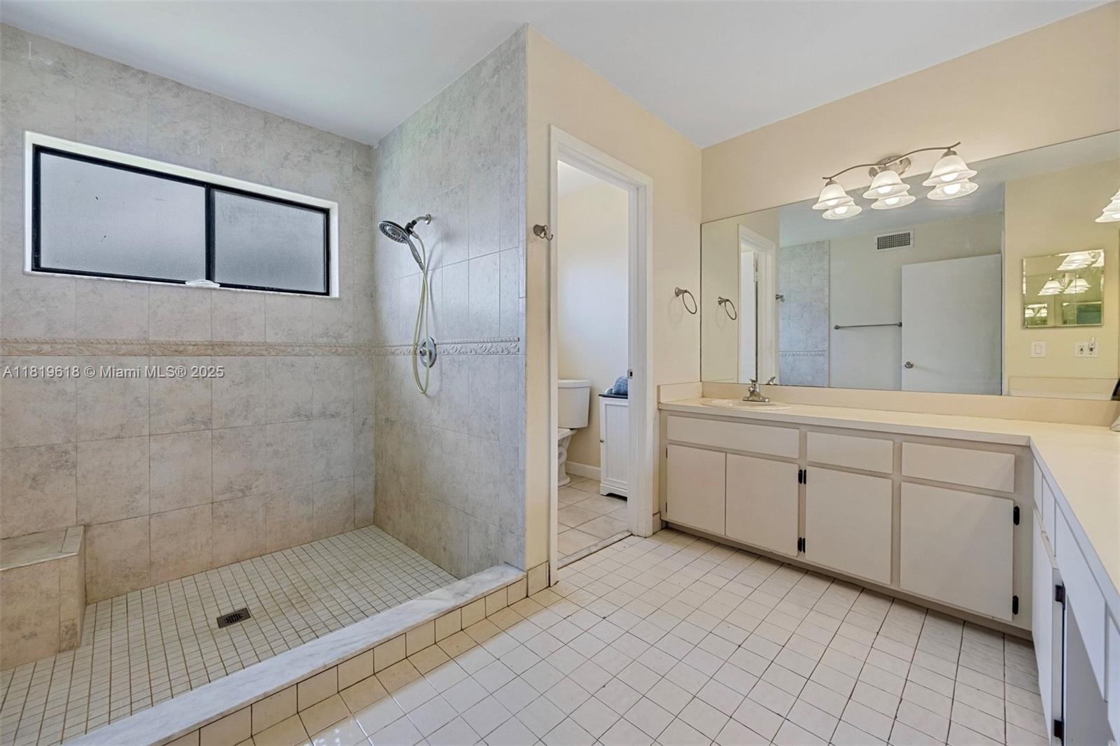 PASADENA LAKES SOUTH - Residential