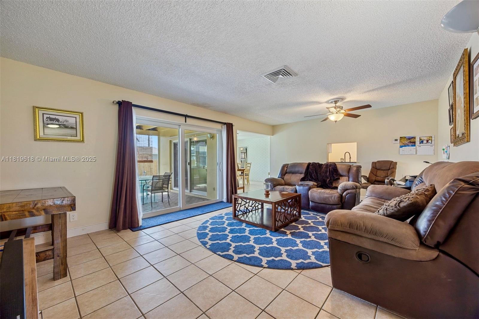PASADENA LAKES SOUTH - Residential