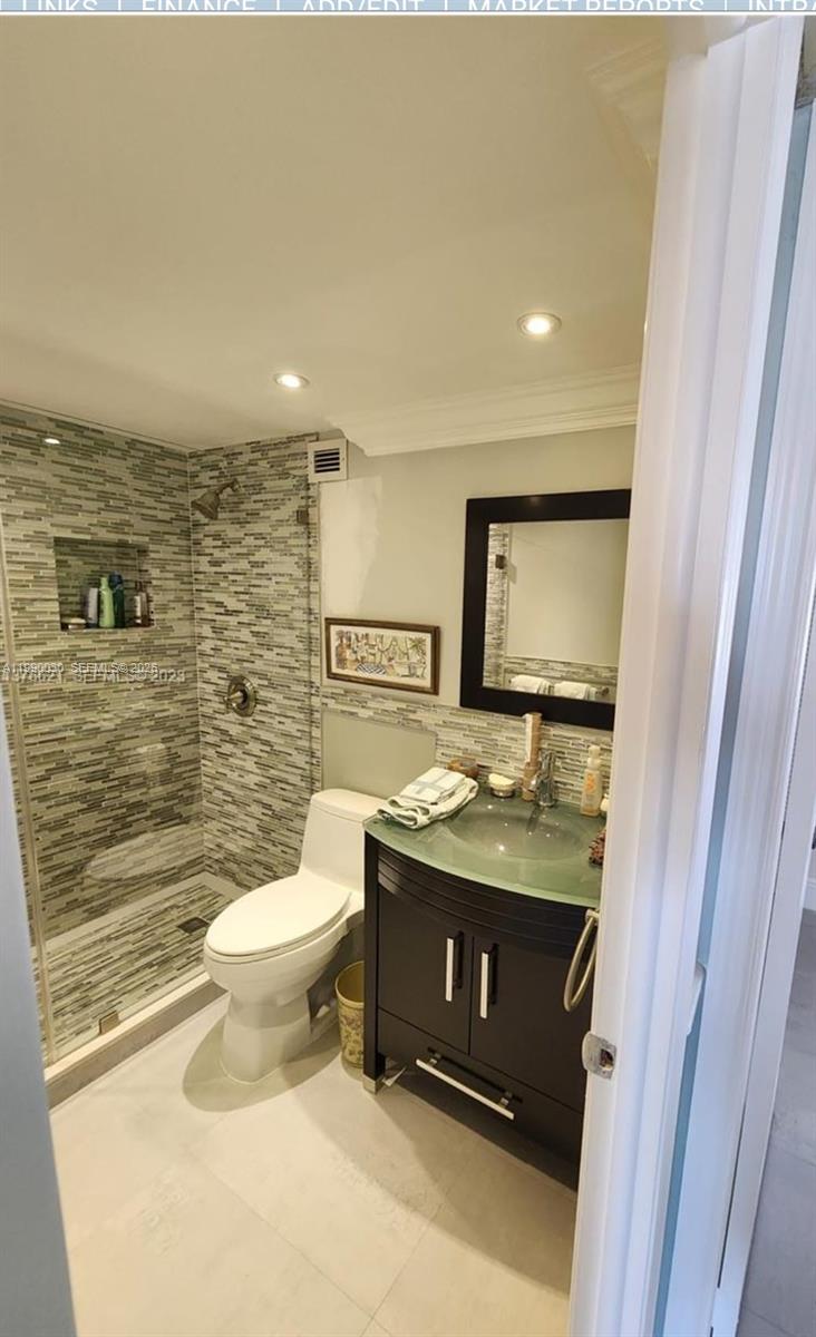 ALLINGTON TOWERS CONDO - Residential Lease