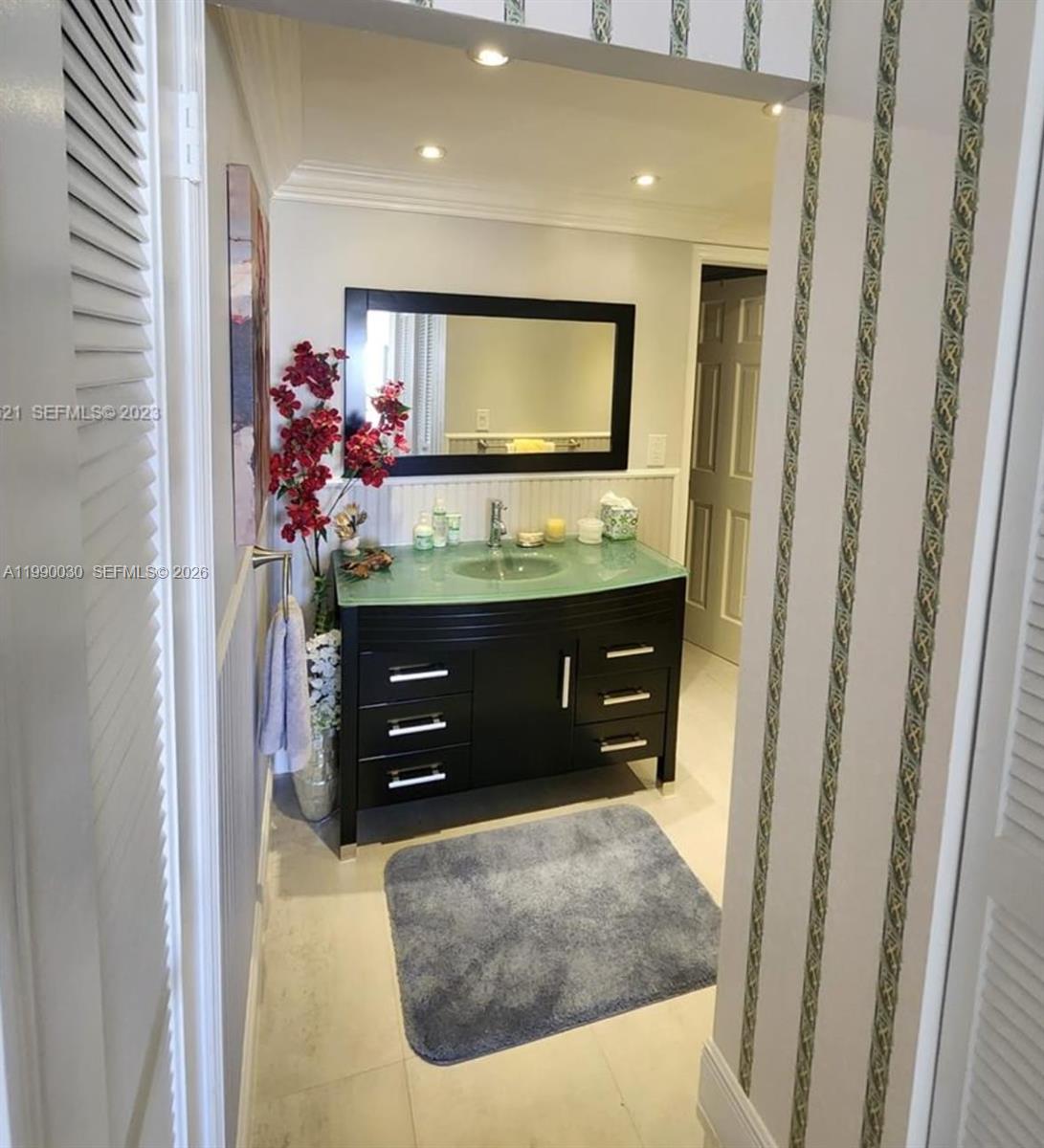 ALLINGTON TOWERS CONDO - Residential Lease