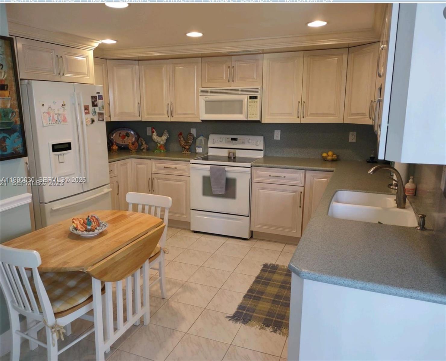 ALLINGTON TOWERS CONDO - Residential Lease