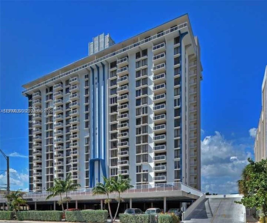 Photo of 1600 S Ocean Dr #6K, Hollywood, FL 33019 (MLS # A11990030)